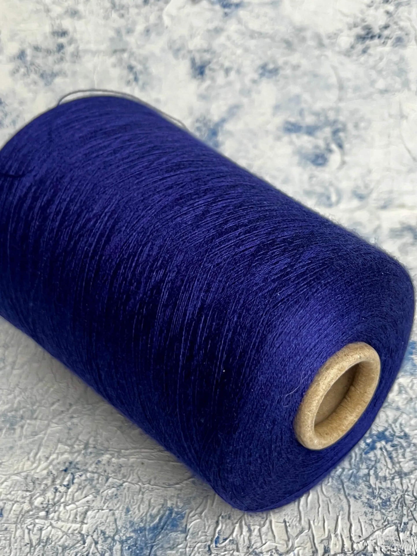 Cashmere yarn 70%, Silk yarn 30%,Royal Loro Piana, Color Blue.Per 100 gr