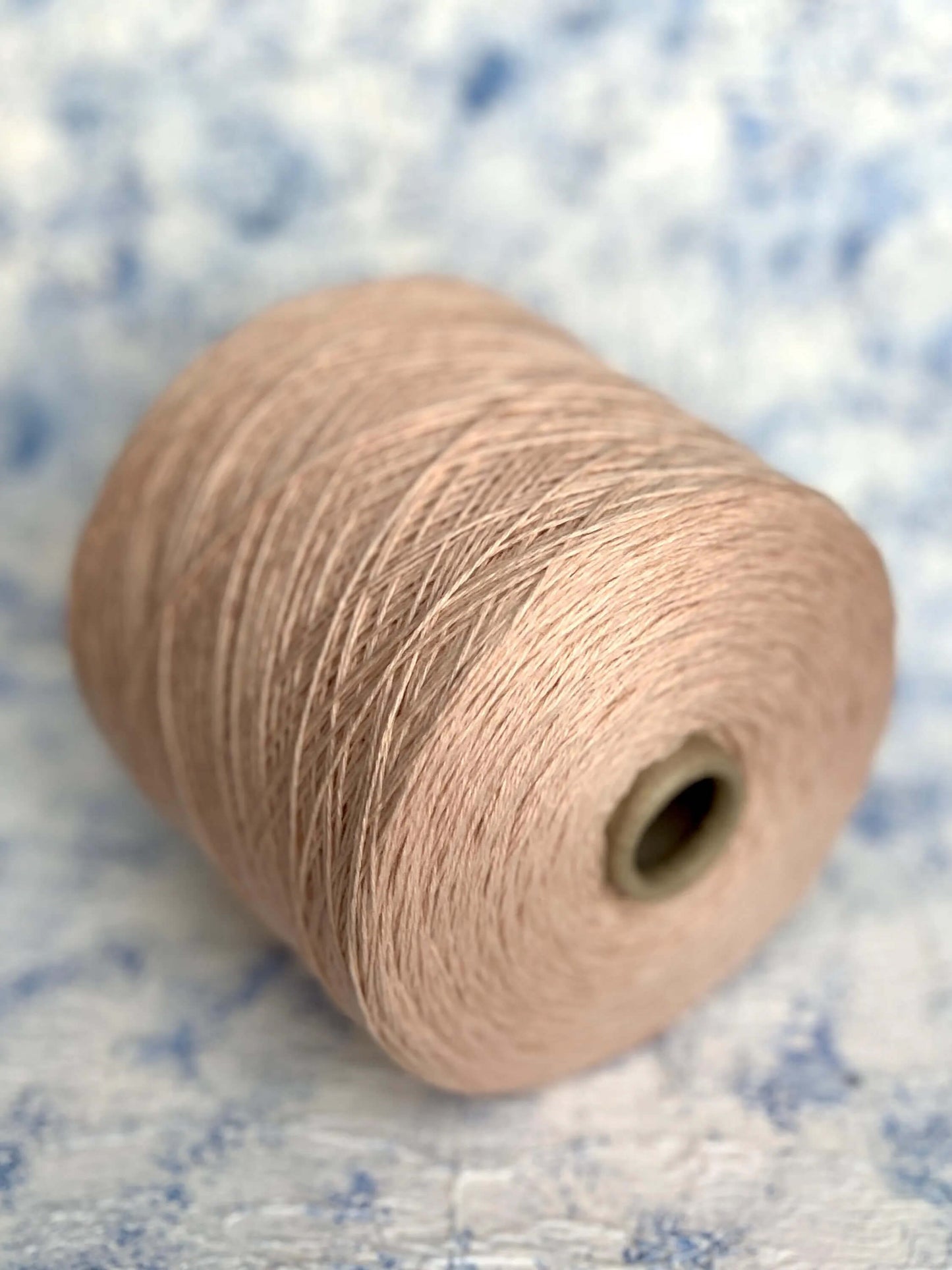 Cashmere yarn 40%, Silk yarn 40%, Merino yarn 20%,Color - Park of Inokashira.Per 100 gr