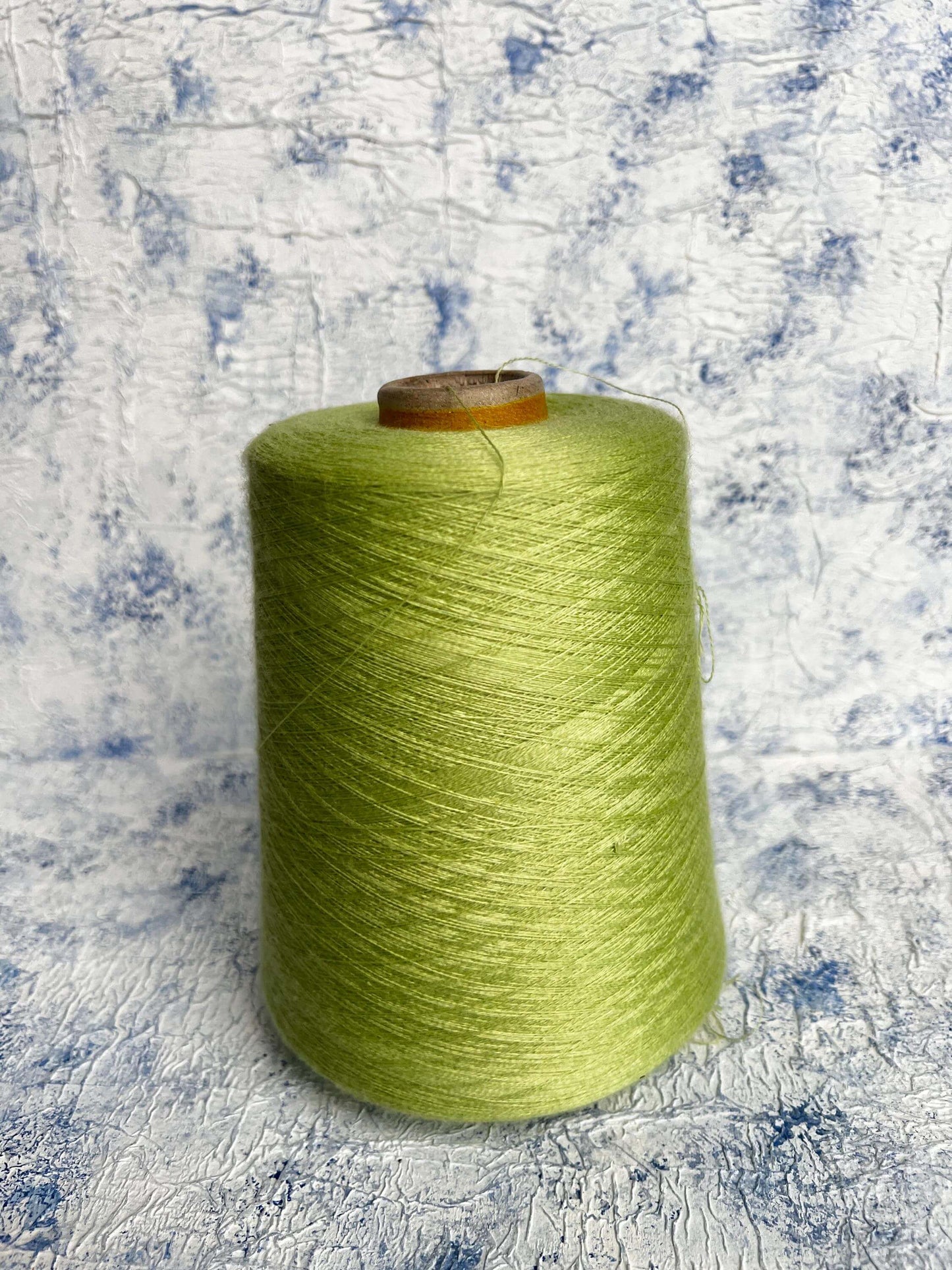 Cashmere 70% & Silk 30% Yarn, Royal Loro Piana, Color Verde. Per 100 gr