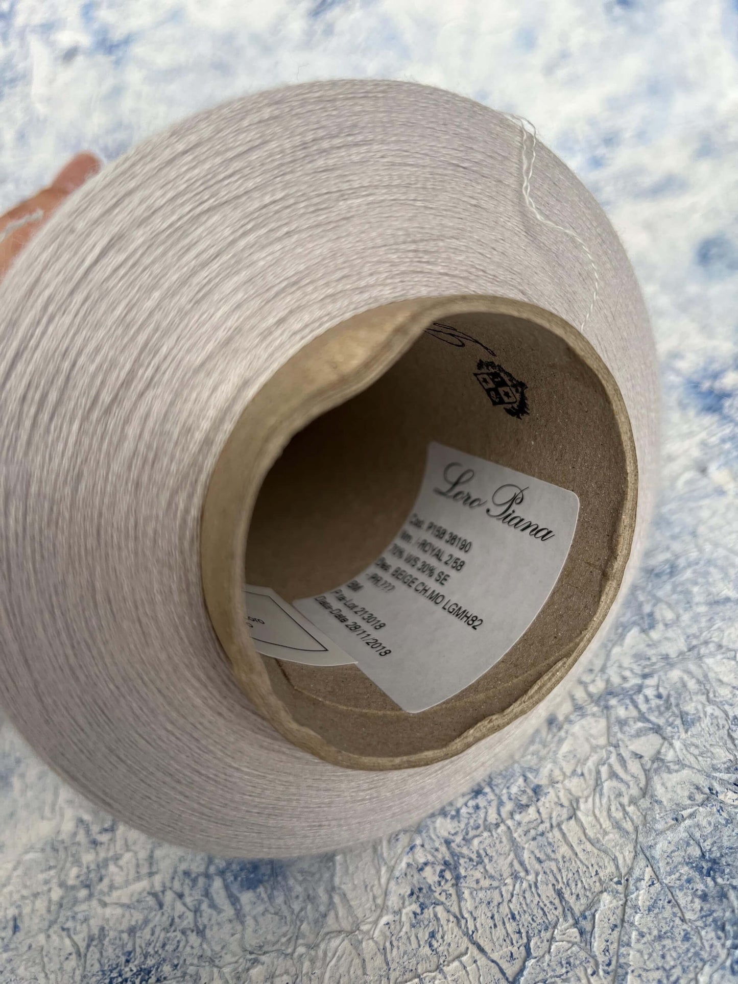 Cashmere 70% & Silk 30% Yarn ,Loro Piana-Royal, Color Beige Chiaro.Per 100 gr