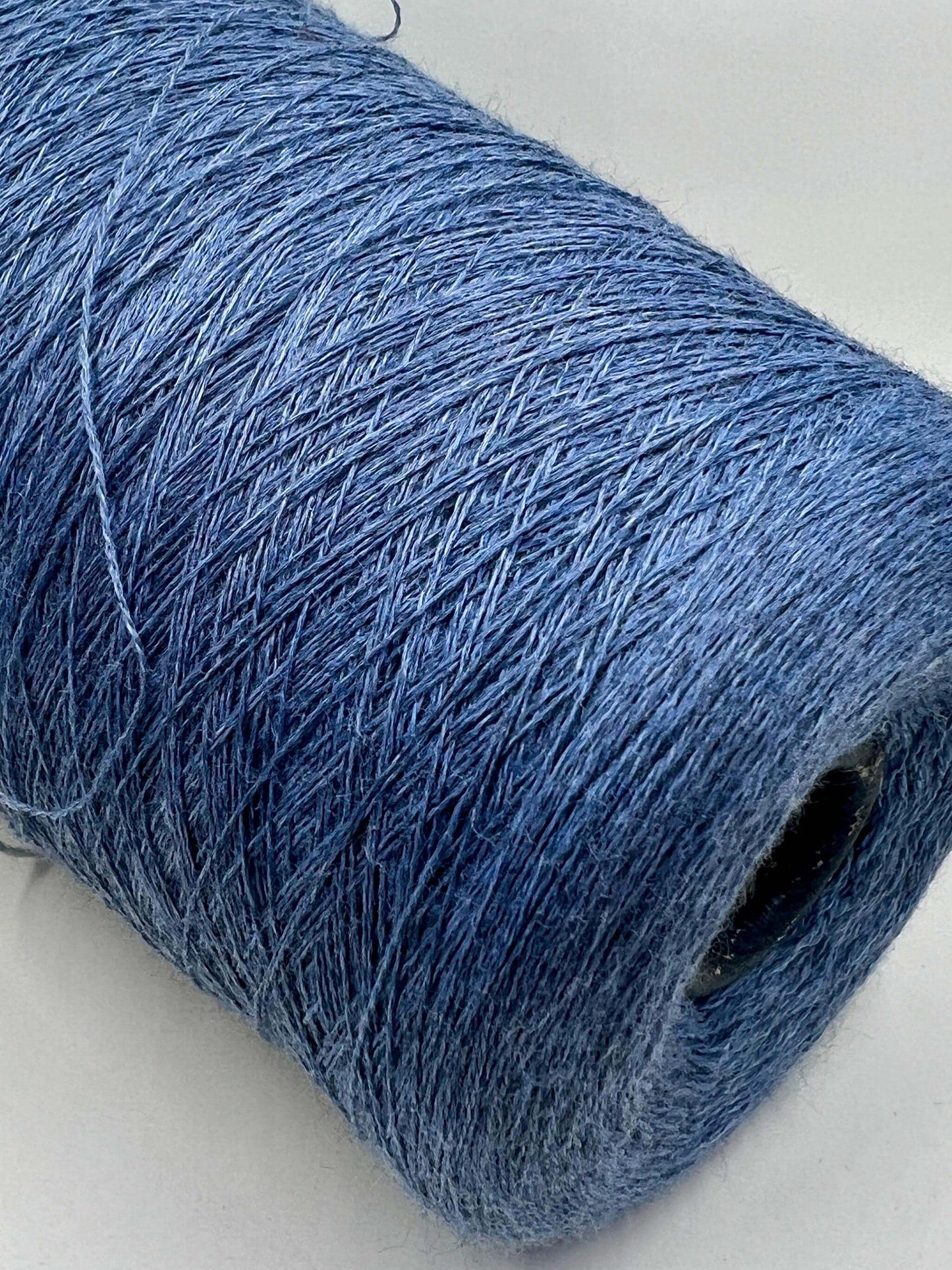 Merino wool yarn 100%, Cashwool, ZEGNA BARUFFA, Color Blue.Per 100 gr