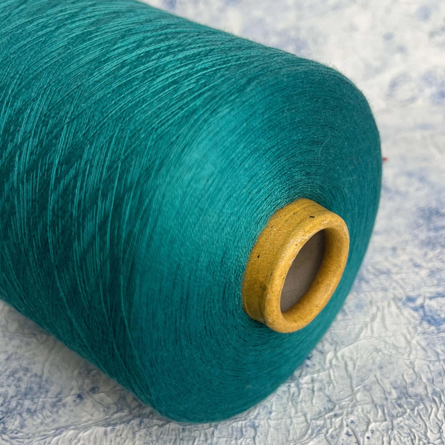 Cashmere Yarn 70%, Silk Yarn 30%,Loro Piana-Royal, Turchese.Per 100 gr