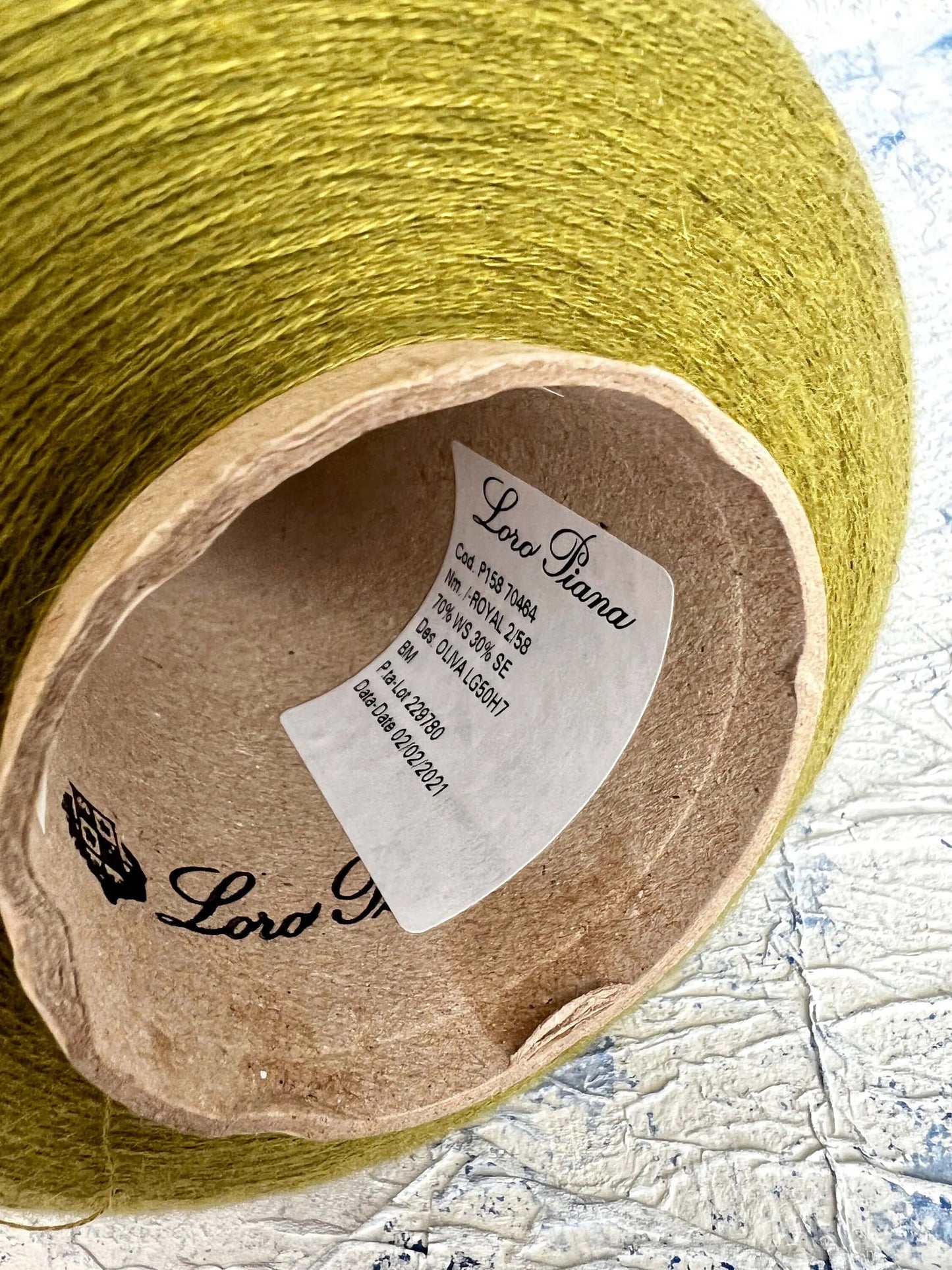 Cashmere 70%, SE 30%, Loro Piana - Royal, Color Oliva. Per 100 gr