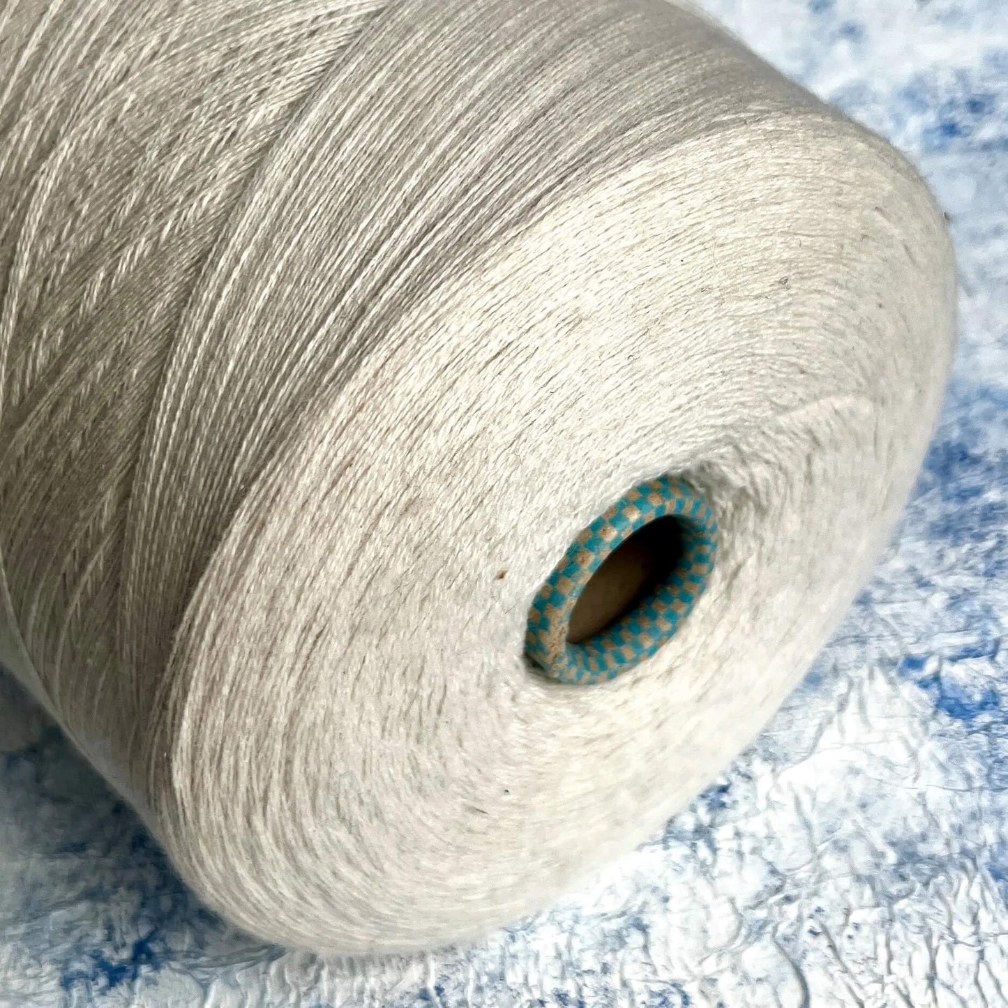 Cashmere yarn 100%, Cariaggi yarn on cone, Color White. Per 100 gr
