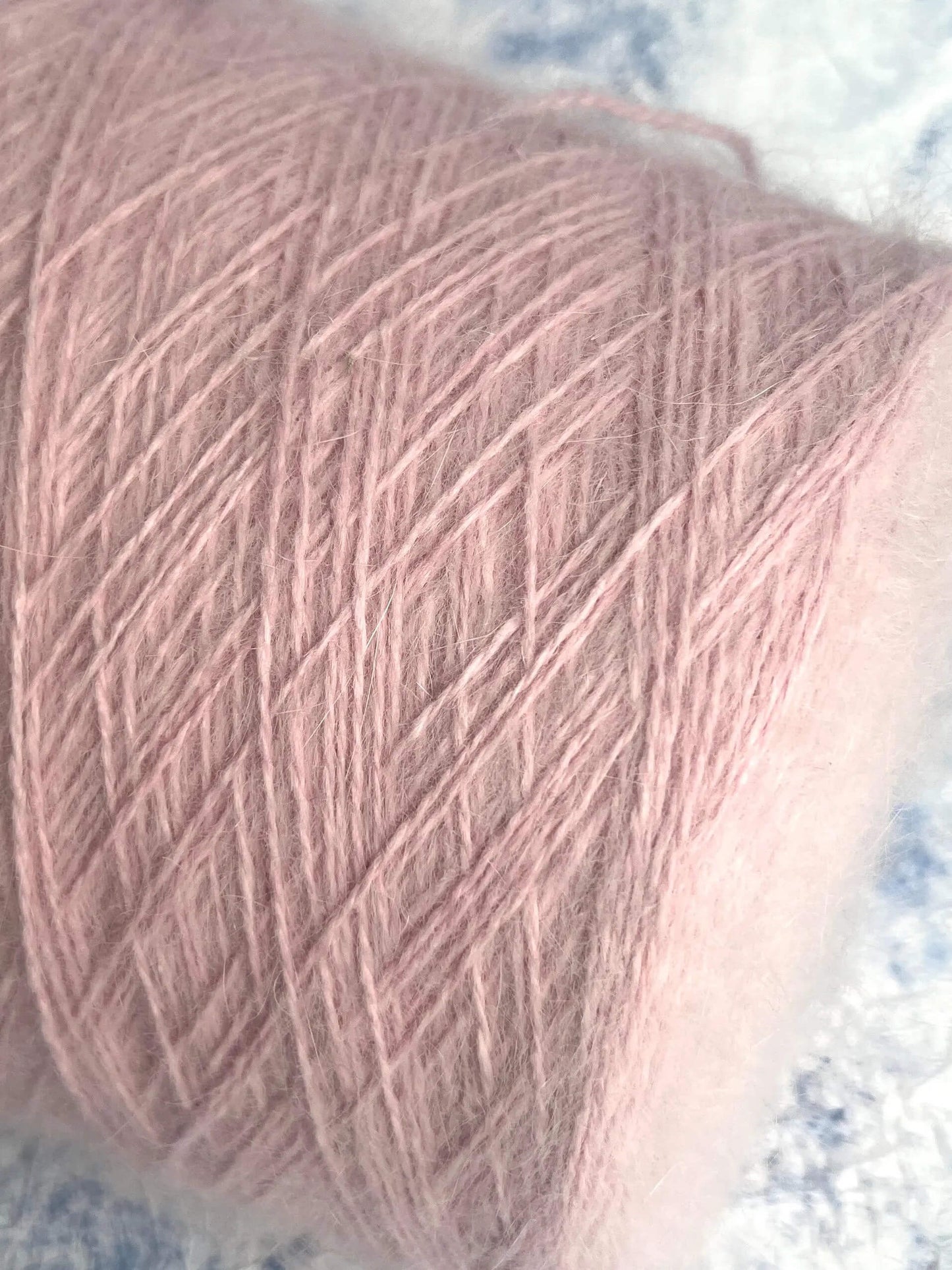 Angora yarn 80%,Poliamide Yarn 20%,Color Rosa. Per 100 gr