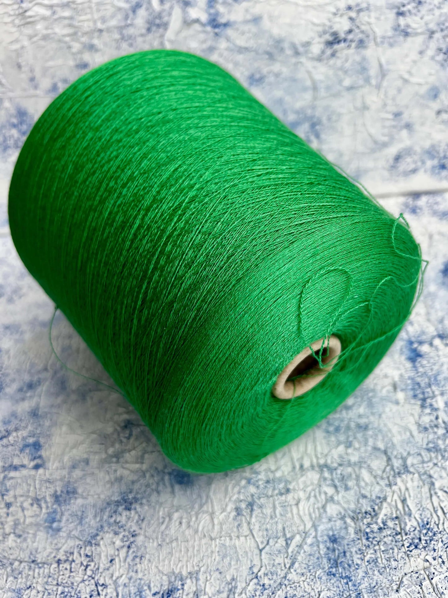 Merino yarn 70%, Silk yarn 30%, Loro Piana Wish, Green. Per 100 gr