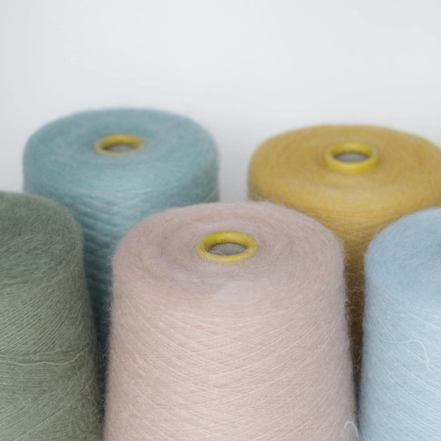 Super Kid Mohair Silk Yarn 70% Kid Mohair 30% Silk Nm 1/8500. Per 100 gr