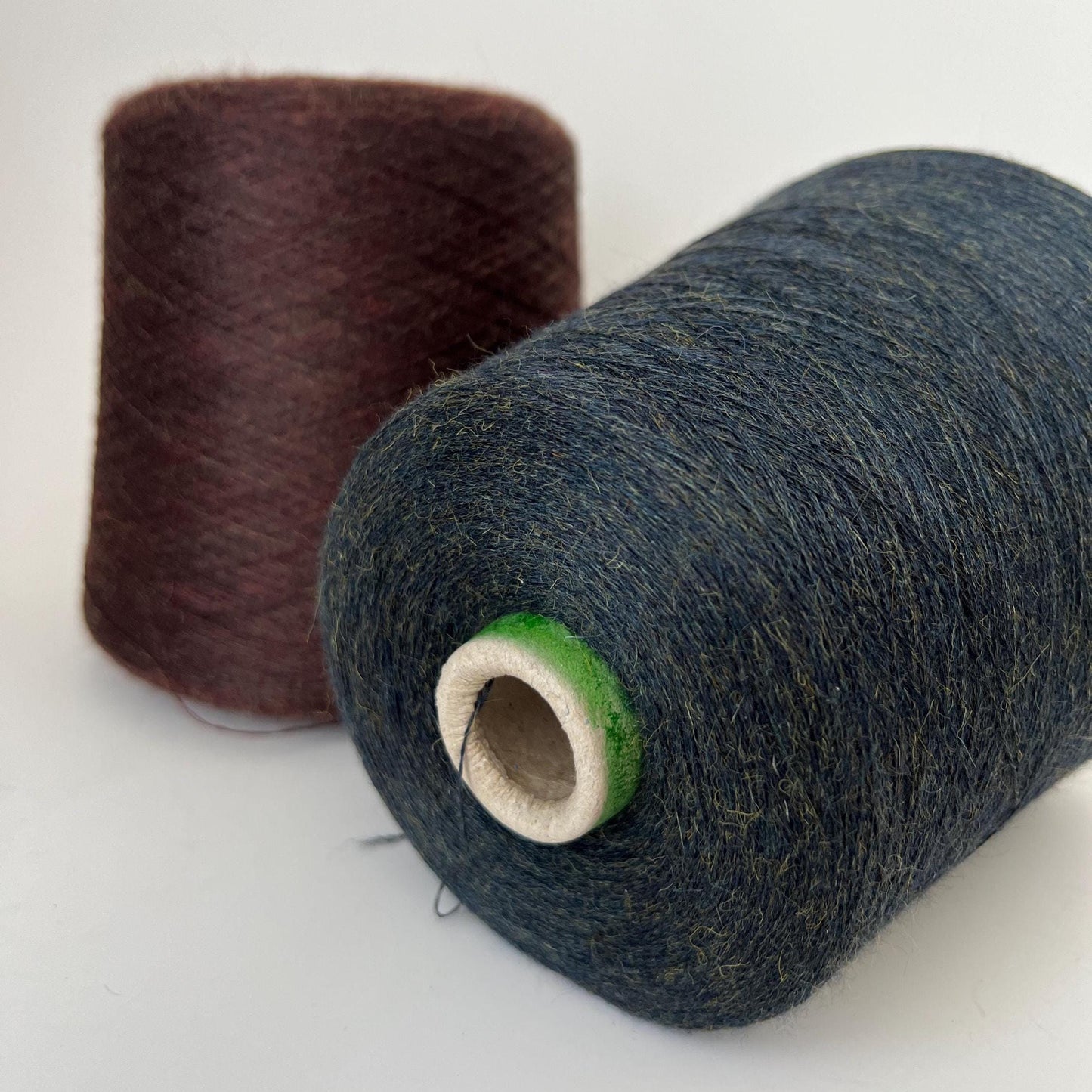 Cashmere 60% & Baby Alpaca 40% yarn,Loro Piana, Color Verde Mel.Per 100 gr