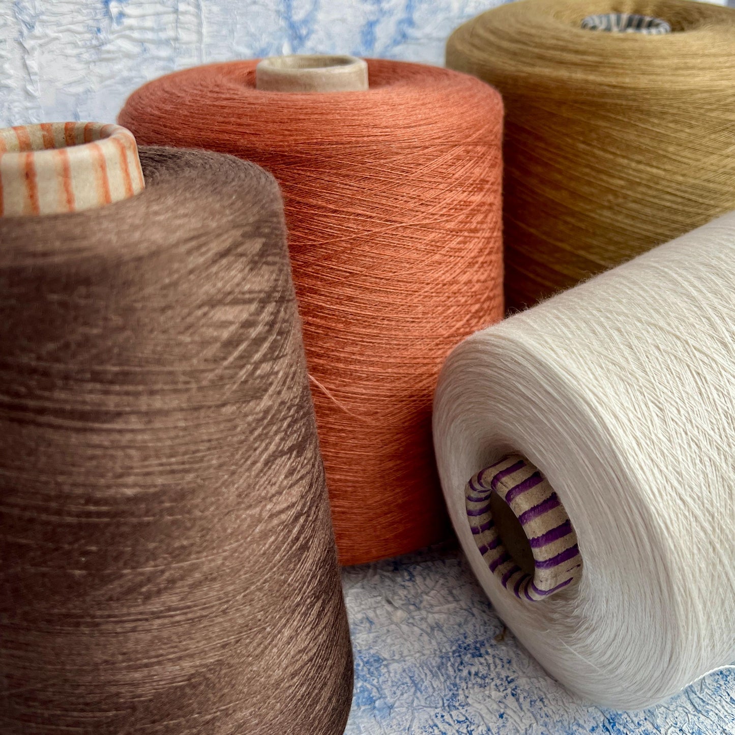 Cashmere 70% & Silk 30% Yarn for knitting, color Brown. Per 100 gr