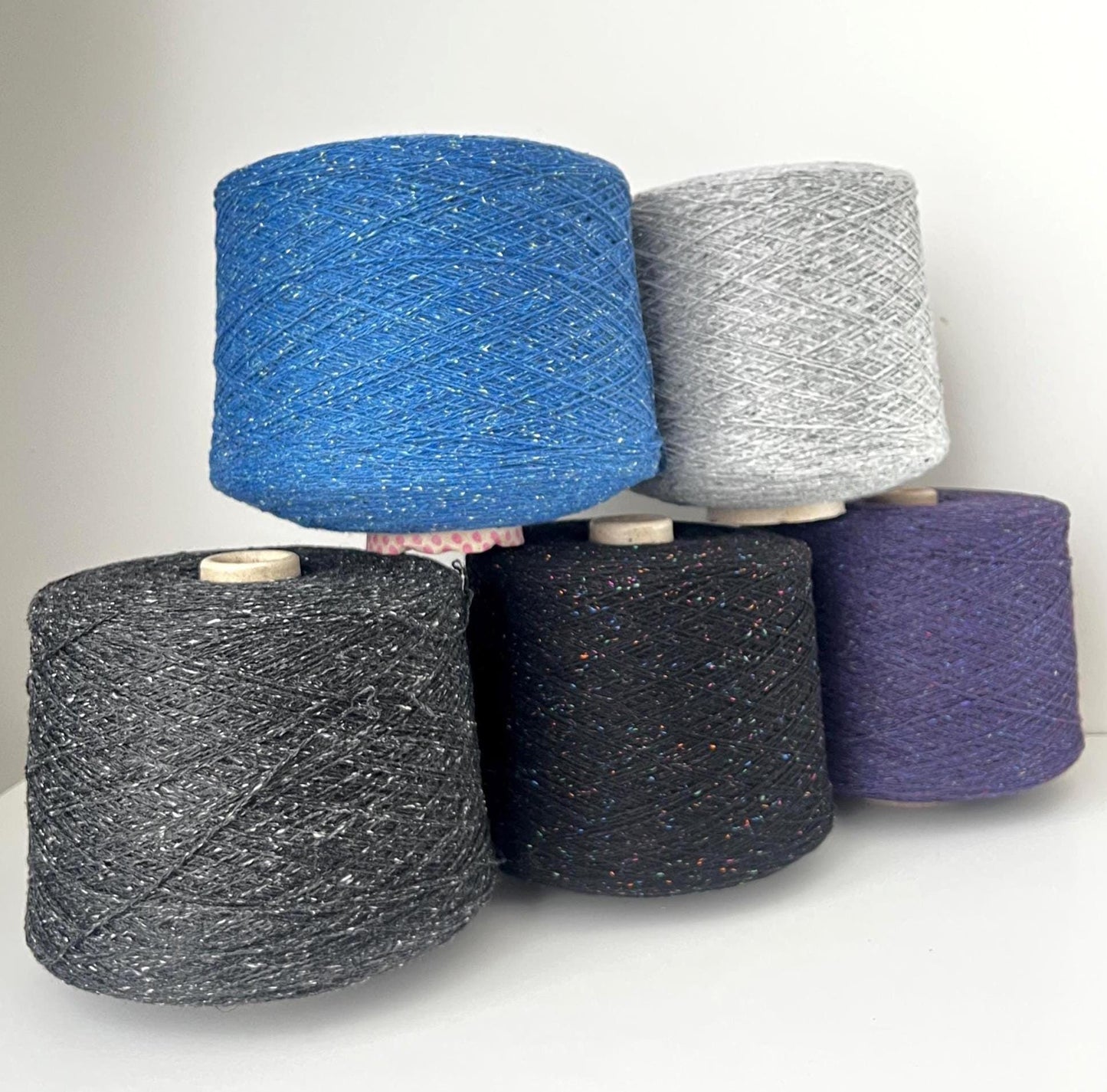 Wool 50%, Silk 25%, VI 10%, PA 10%. color ANTRAC TWEED.Per 100 gr