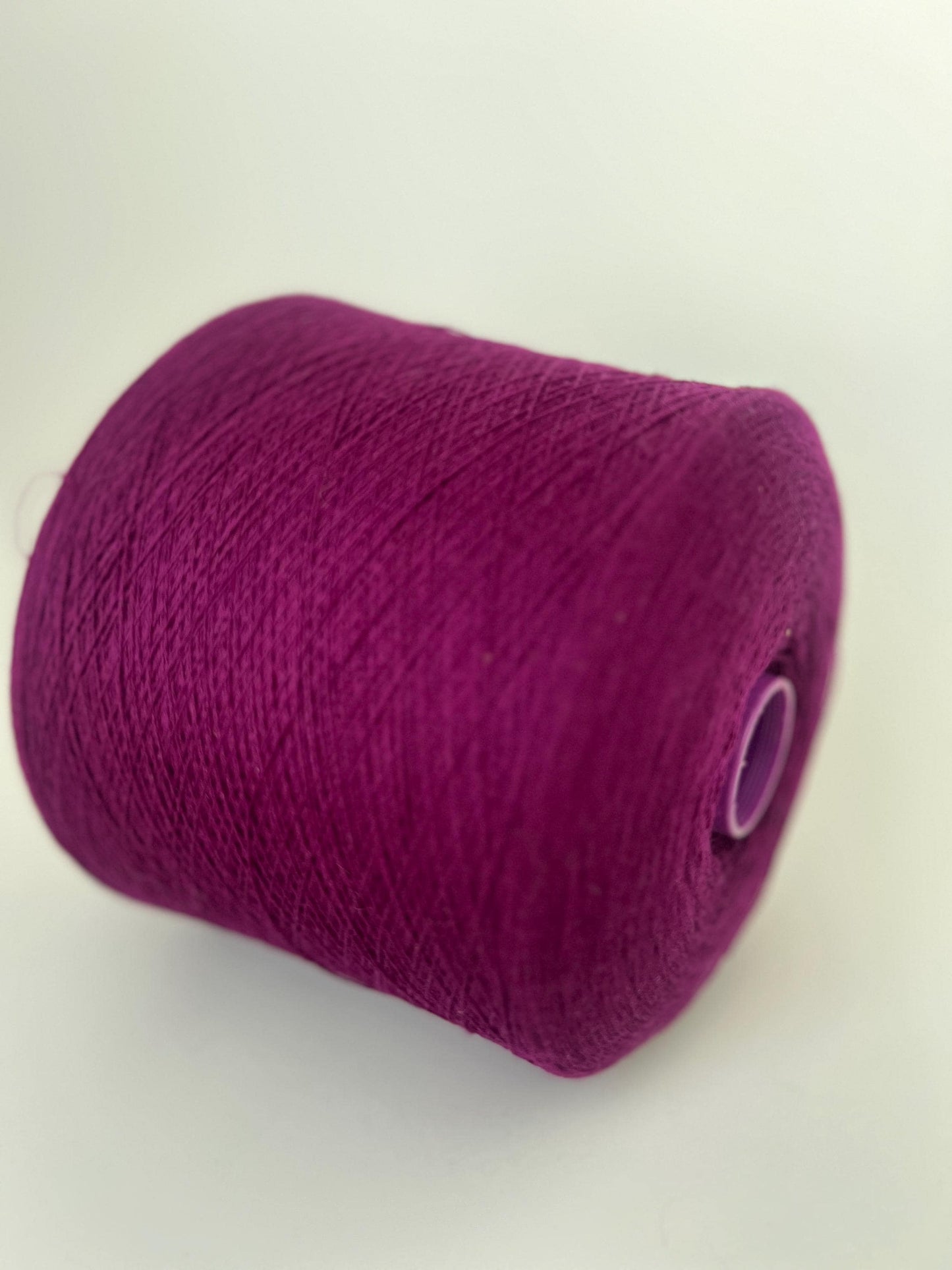 Cashmere Lace Yarn 2/28 Beetroot – Todd & Duncan.Per 100 gr