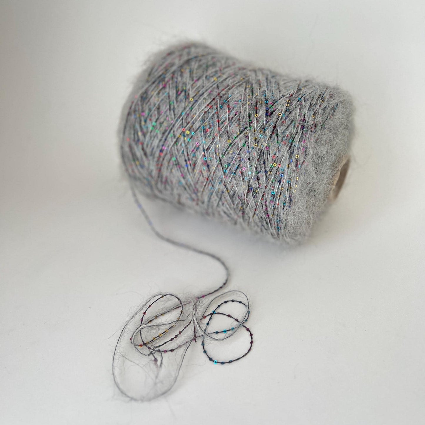 Merino Alpaca Paillettes Yarn Eloisa Gray – Italian Sequin Yarn. Per 100 gr