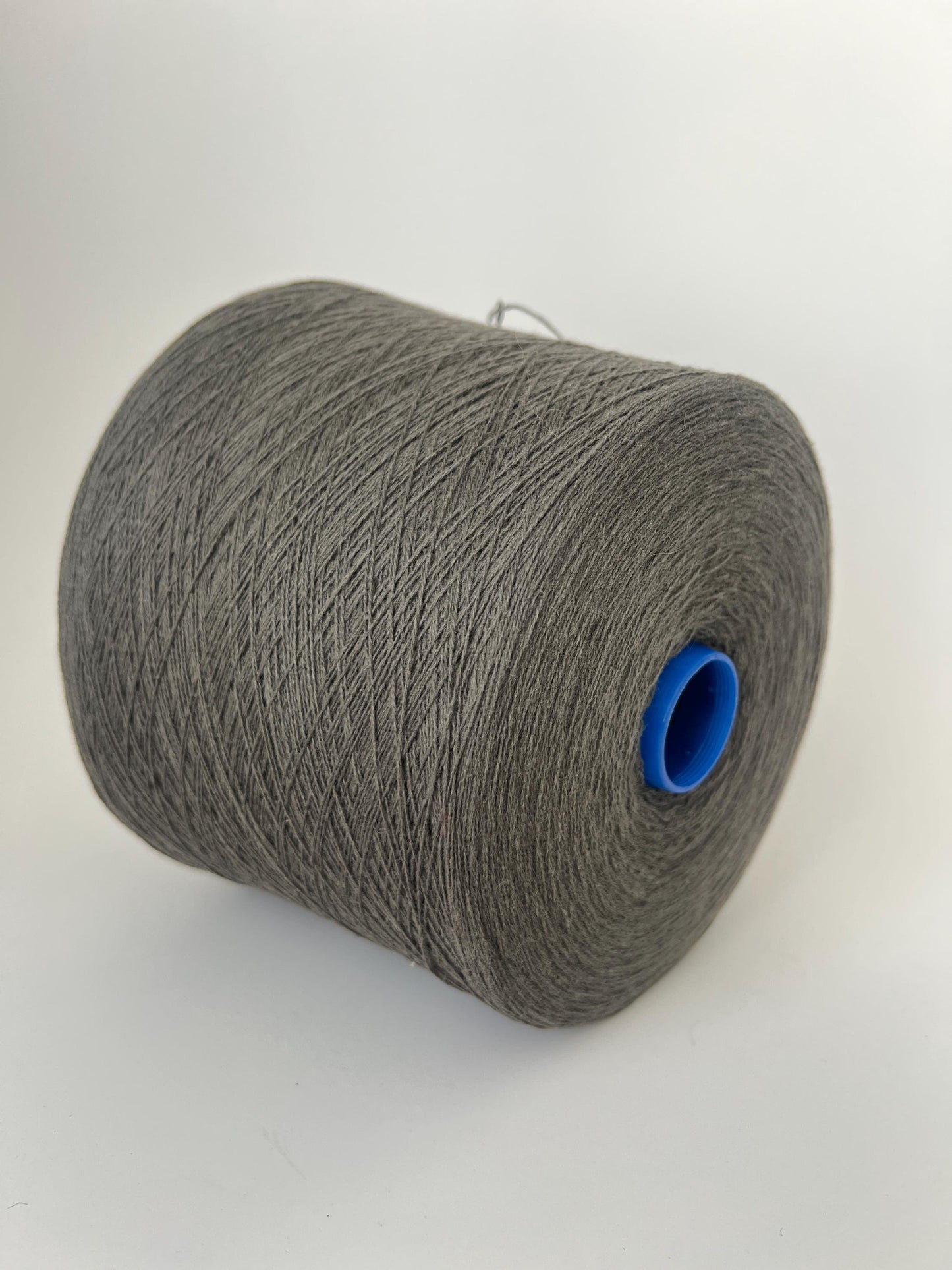 Cashmere Lace Yarn 2/28 Drab Bronze – Todd & Duncan.Per 100 gr