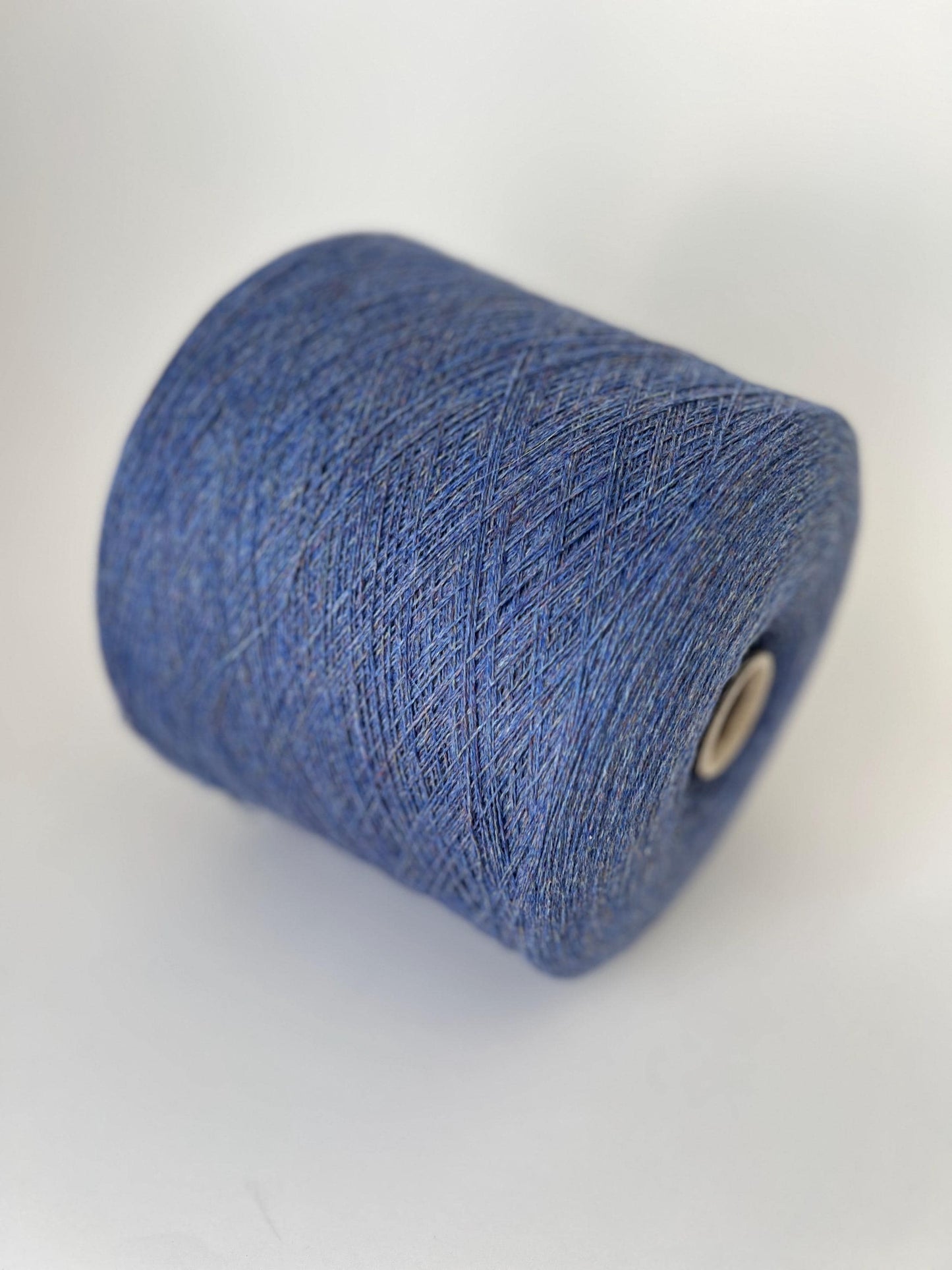 100% Cashmere Lace Yarn Cone Todd&Duncan 2/28 – Castle Island. Per 100 gr