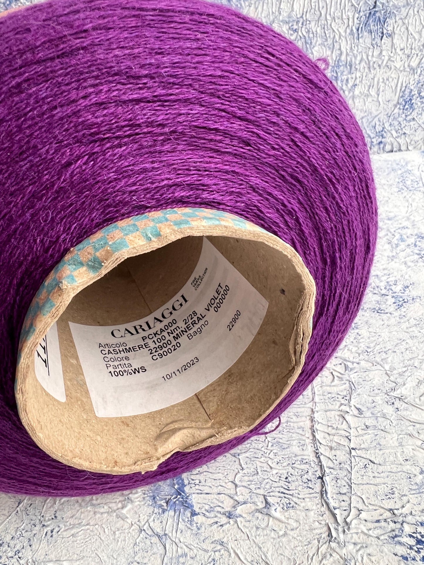 Cashmere 100%, Nm 2/28, Cariaggi-PCKA000, Mineral Violet. Per 100 gr