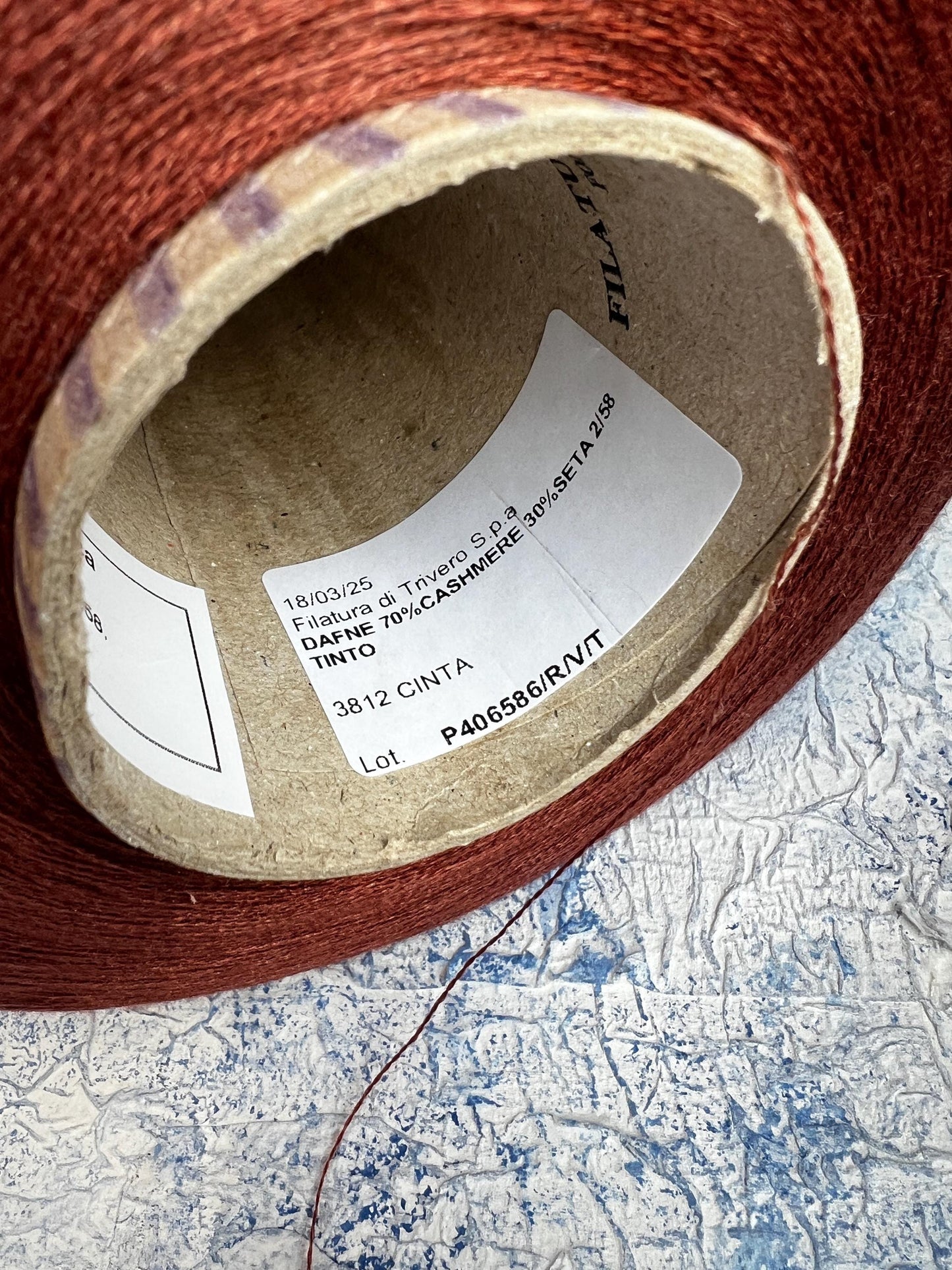 Cashmere 70% & Silk 30% Yarn for knitting, Filatura,color Cinta. Per 100 gr