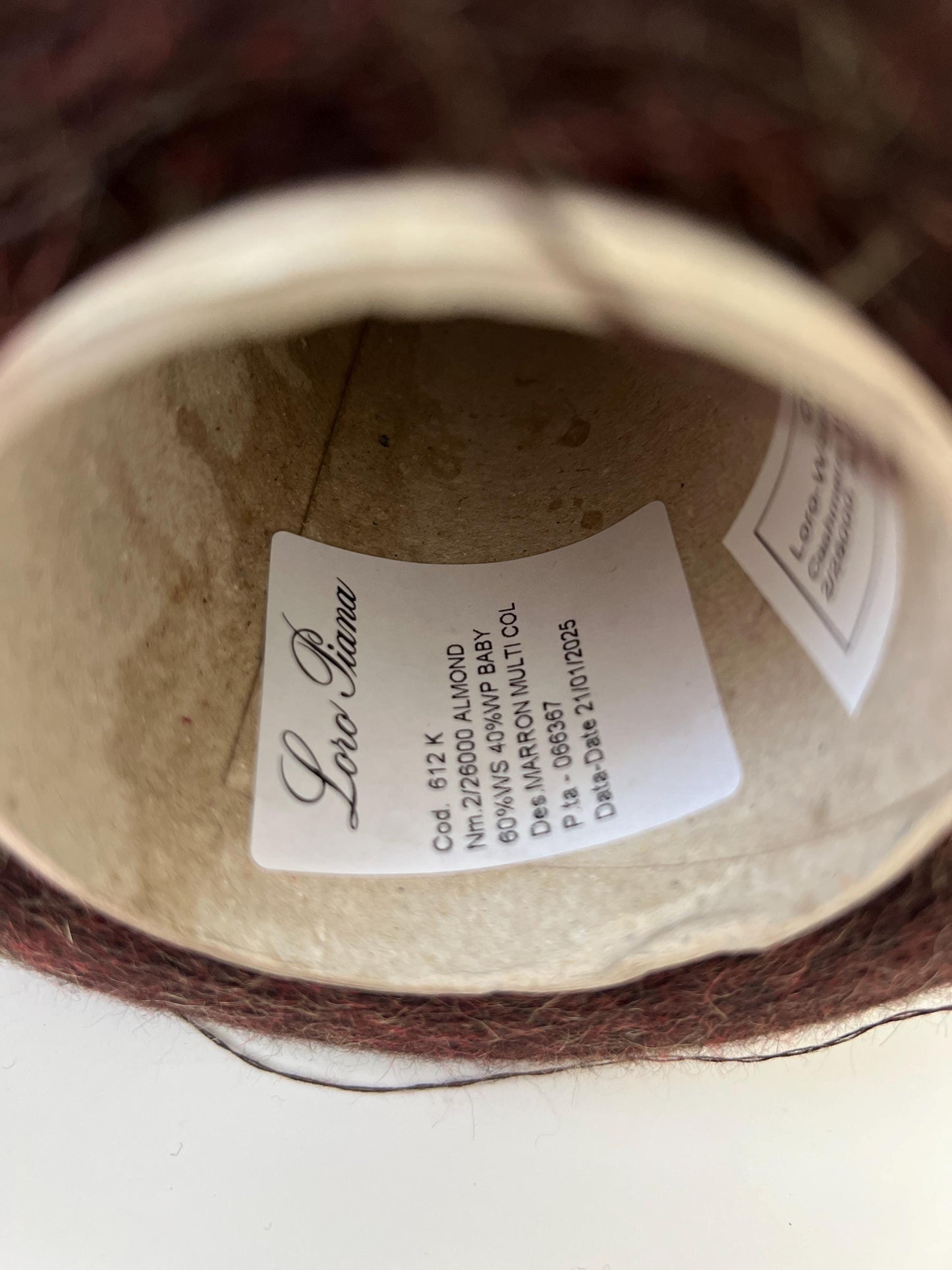 Cashmere 60% & Baby Alpaca 40% yarn,Loro Piana, Color Marron.Per 100 gr