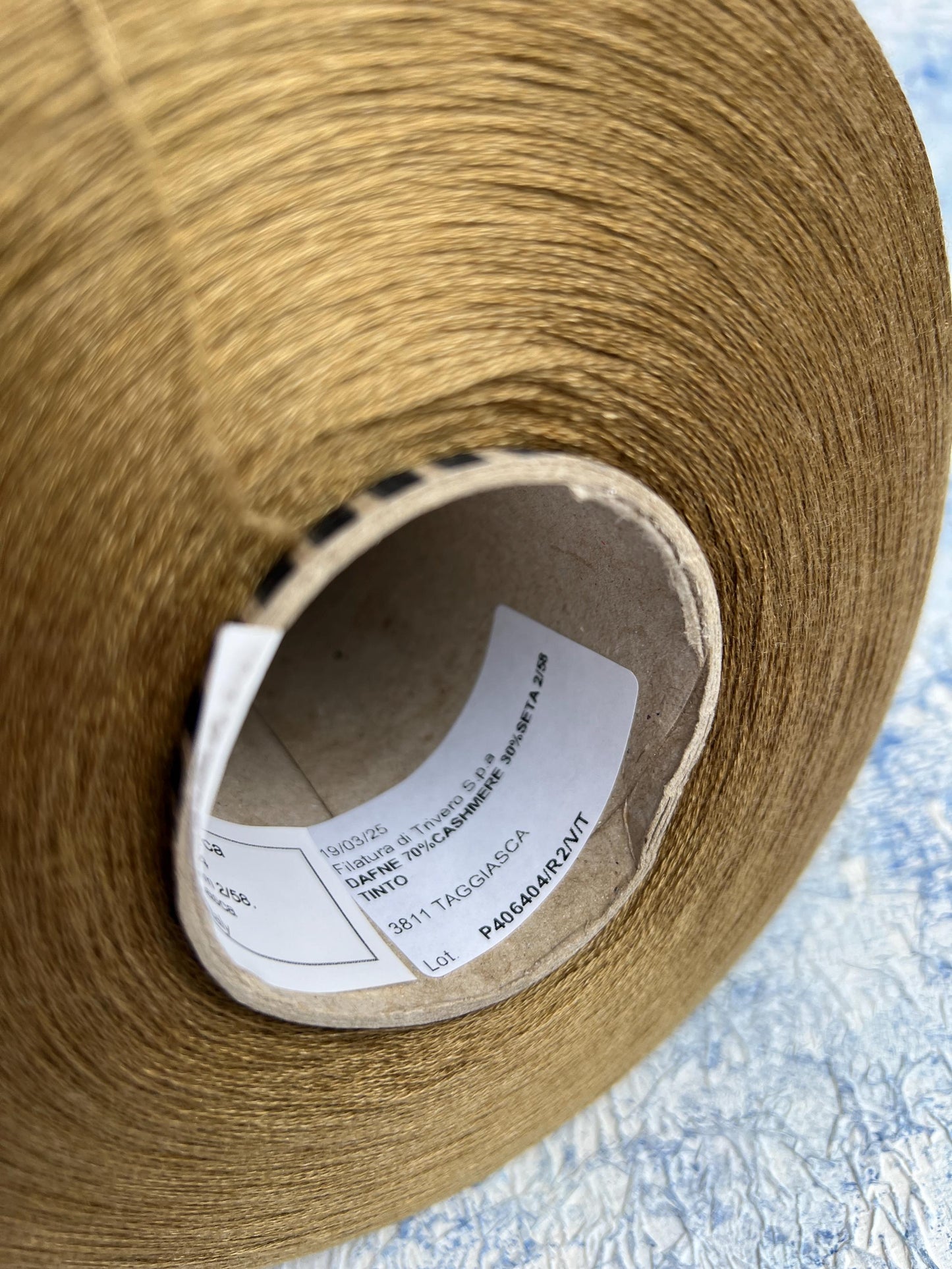 Cashmere 70% & Silk 30% Yarn for knitting, color Taggiasca. Per 100 gr