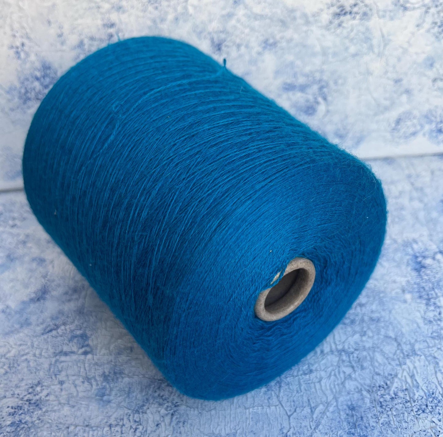 Merino yarn 100%,Biell Yarn Victoria. Color Oceano. Per 100 gr