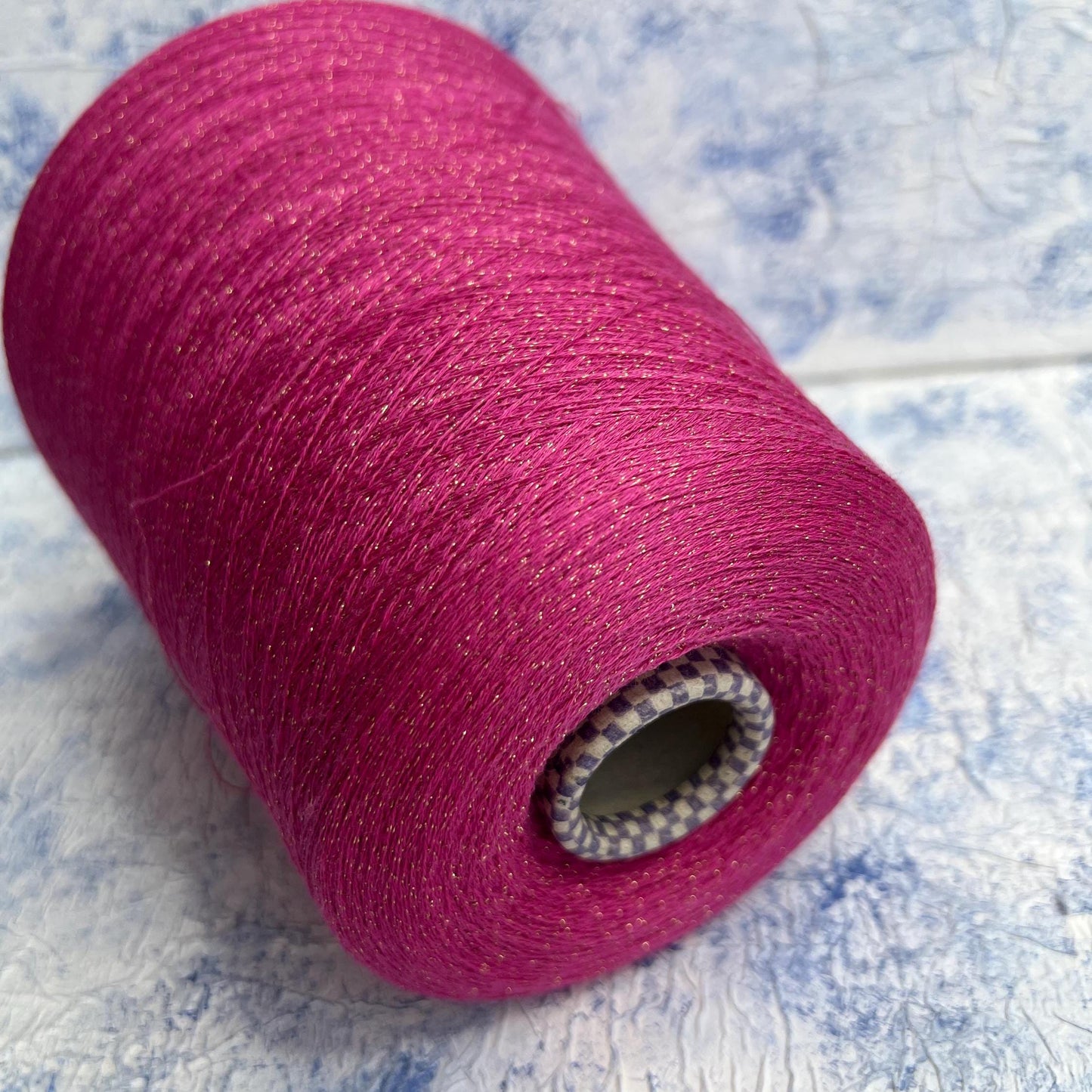 Merino yarn 80%, Lurex yarn 20%, Galaxia Gold Cariaggi, Color Fuxia. Per 100 gr