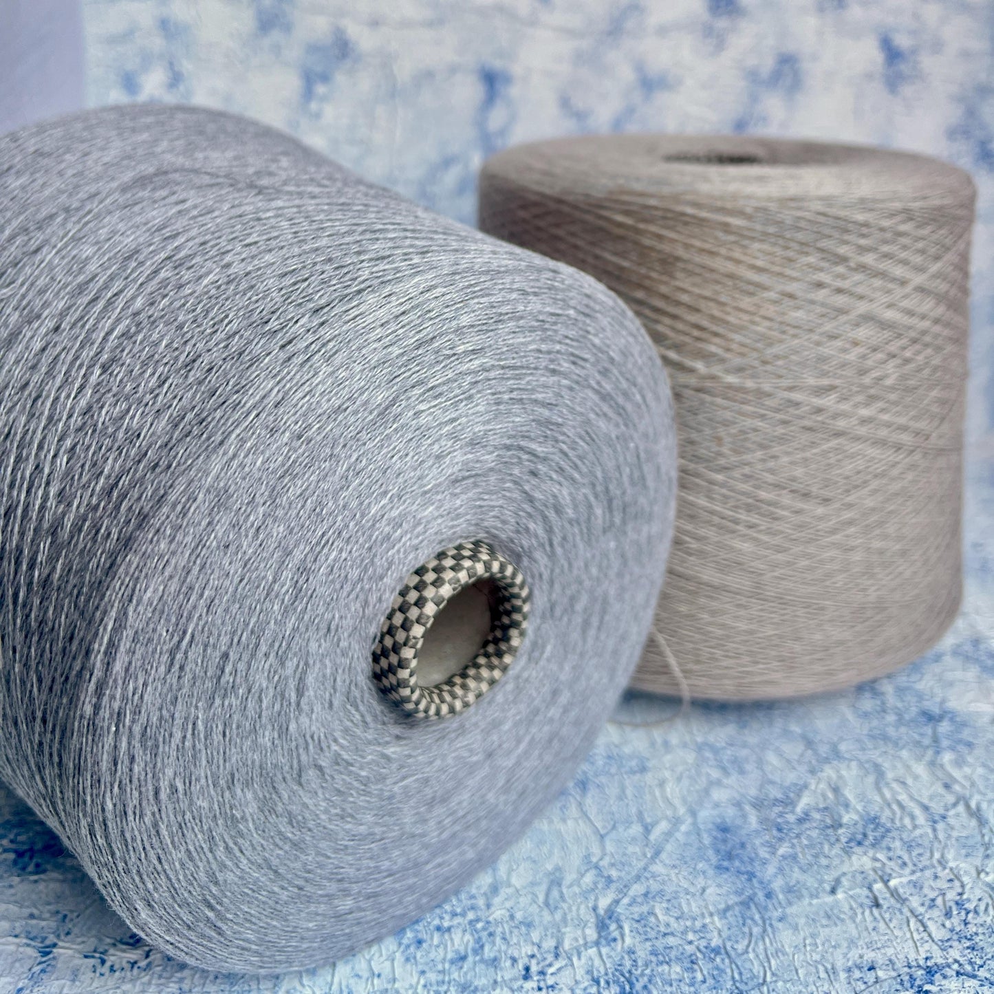 Merino 70% Cashmere 10% Seta 20%,Cariaggi yarn, Gray. Per 100 gr