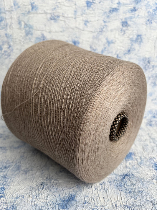 Merino 70% Cashmere 10% Seta 20%,Cariaggi yarn, Beige. Per 100 gr