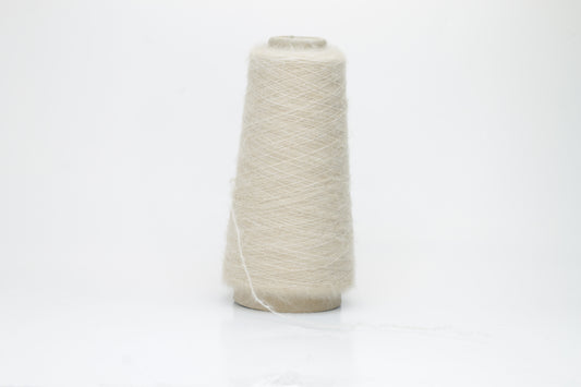 Camel Baby Samarkand 71%, Silk 19%, PA 9%, Cariaggi, Beige. Lot 75gr