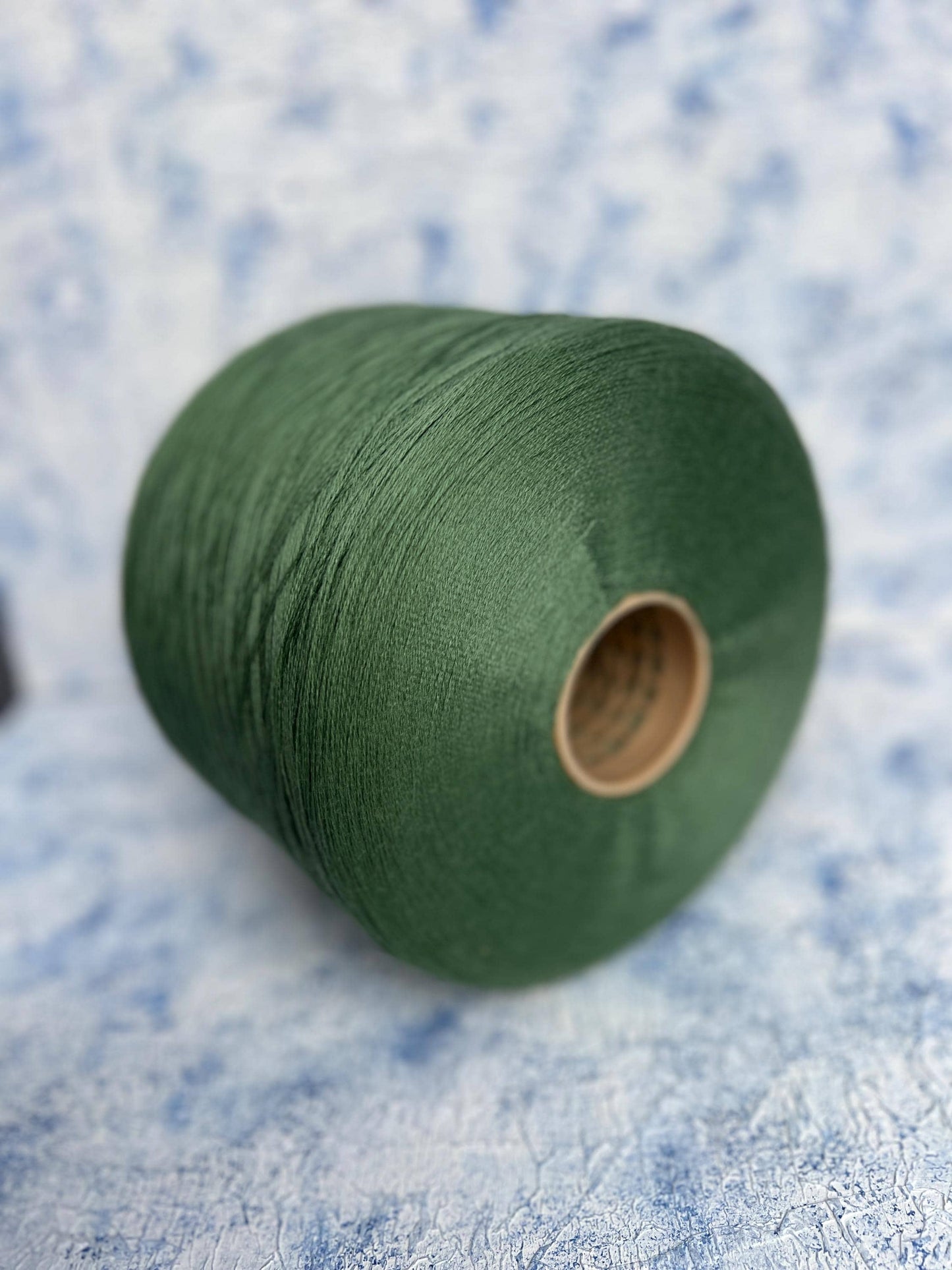 100% Merino wool yarn,Yarn for weaving or knitting,Color Green. Per 100 gr