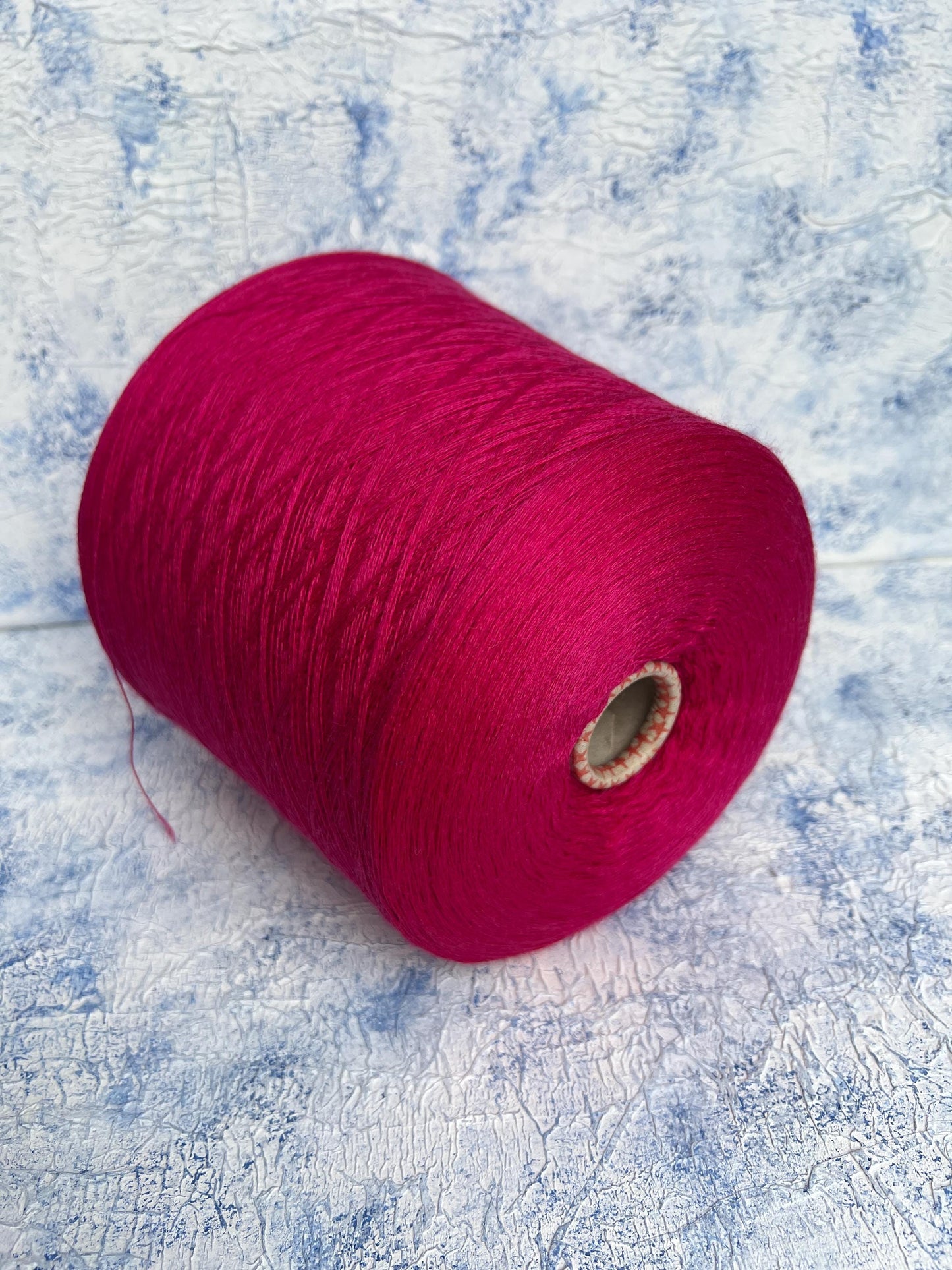 100% Merino yarn,Yarn for knitting, Color Fuxia. Per 100 gr