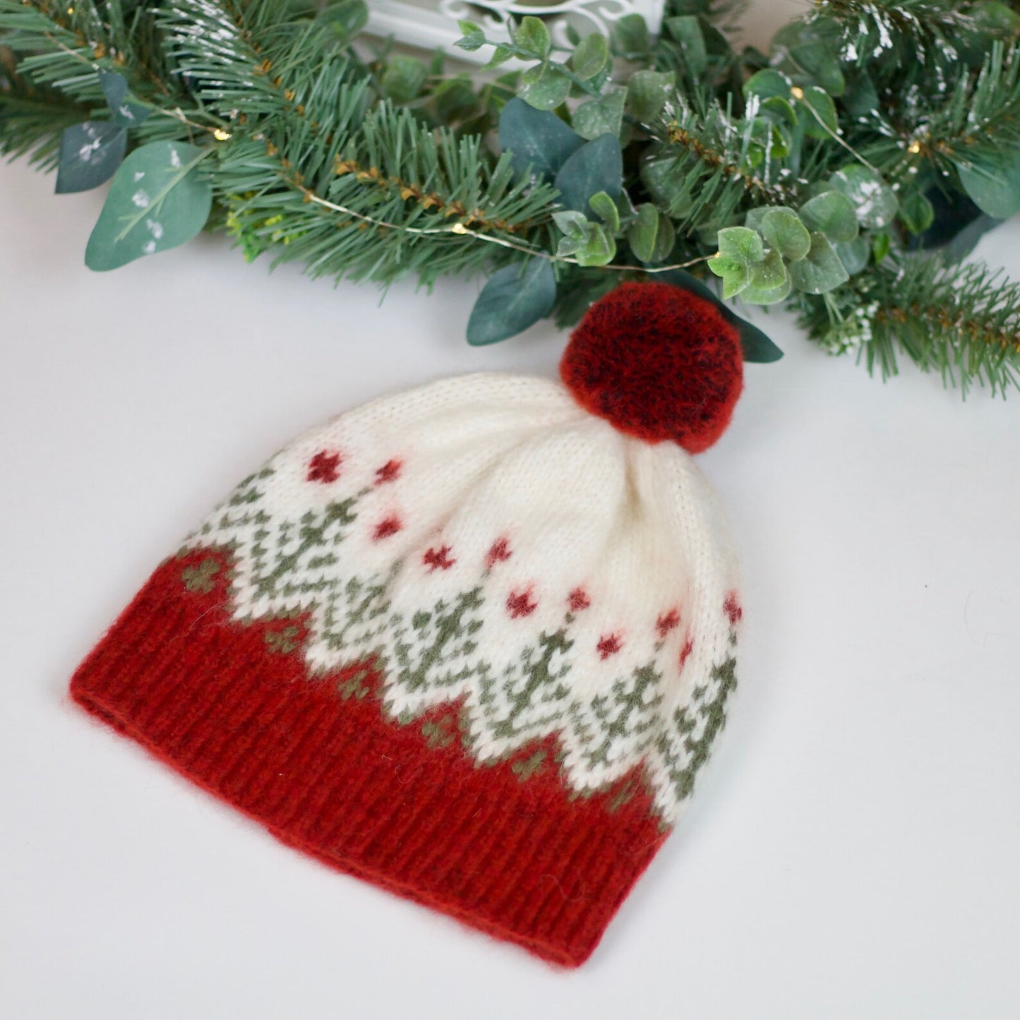 Knitting pattern baby Christmas hat, Easy Knit Hat Pattern