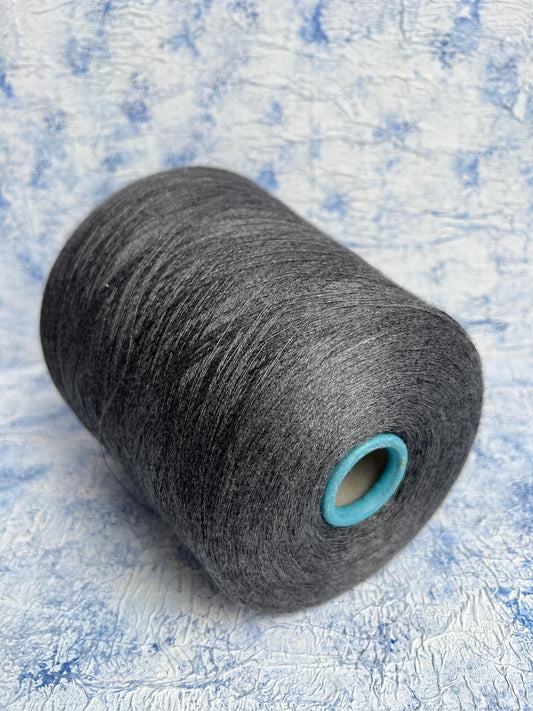 Cashmere yarn 70%, Silk Yarn 30%, Loro Piana Royal Yarn, Color Gray.Per 100 gr