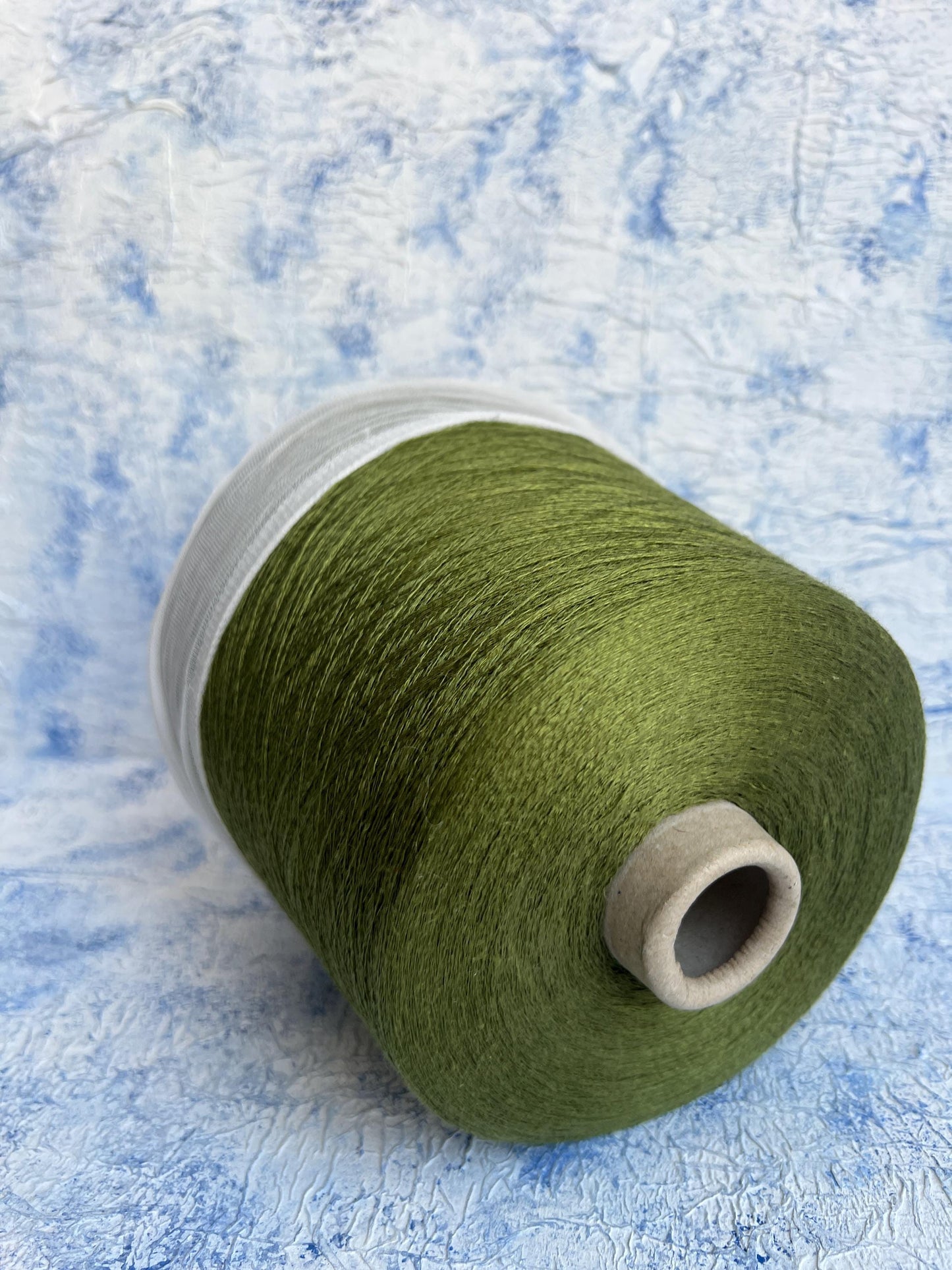 Linen yarn  83% & Silk yarn 17%. Yarn for knitting. Green.Per 100 gr