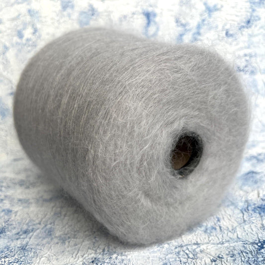 Kid Mohair yarn 75% & Silk Yarn 25% - Gray. Per 100 gr