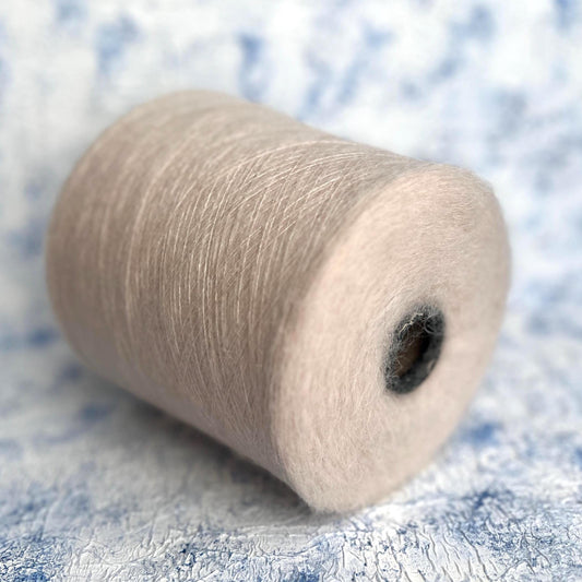 Kid Mohair yarn 75% & Silk yarn 25% - Beige. Per 100 gr