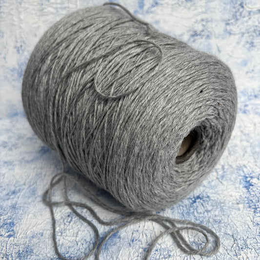 100% New Jersey Fine Merino wool on Cone, Color Gray. Per 100 gr