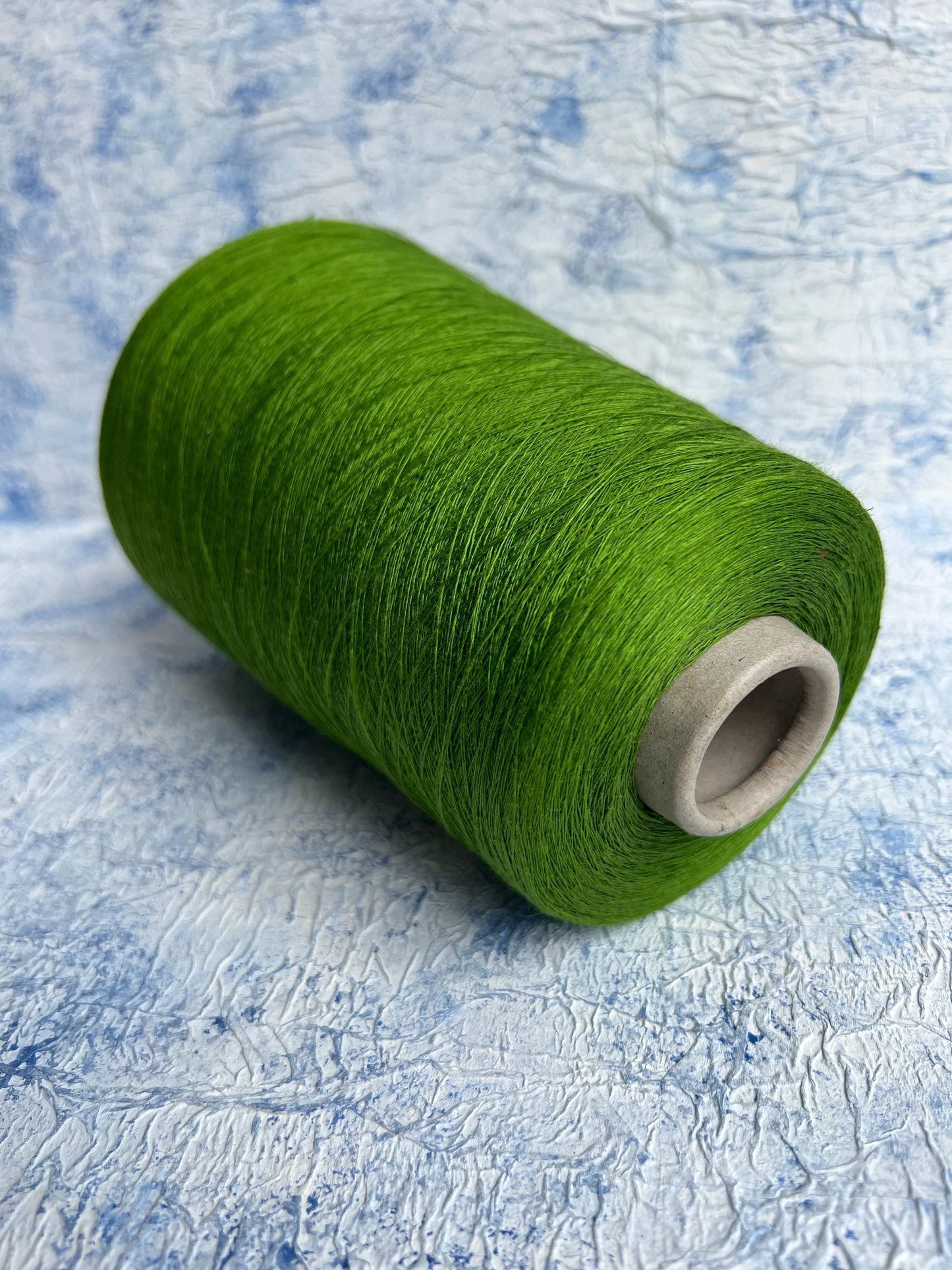 Linen yarn 100%, Yarn on cone for knitting,Tollegno yarn, Color Green. Per 100 gr