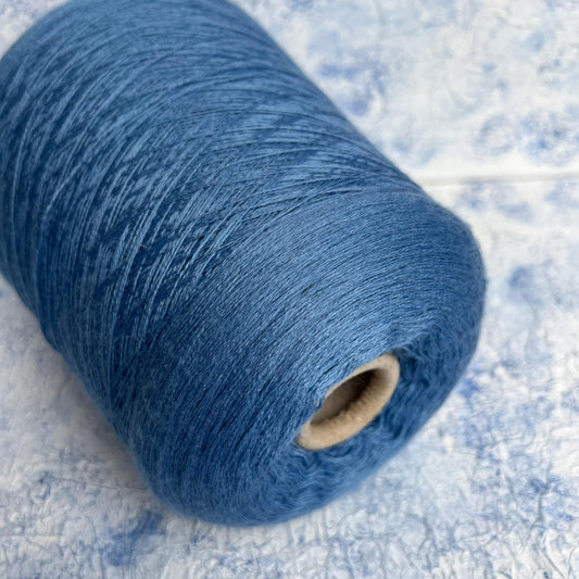 Merino yarn 100%, Cashwool, ZEGNA yarn, Color Blue Sky. Per 100 gr