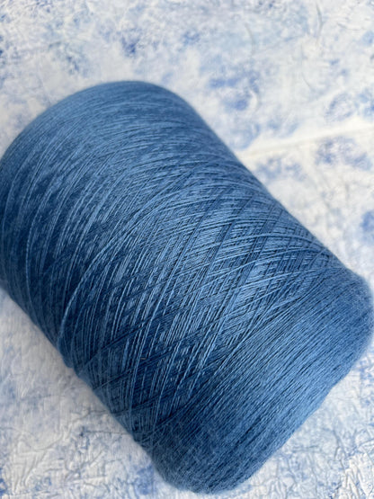 Merino yarn 100%, Cashwool, ZEGNA yarn, Color Blue Sky. Per 100 gr