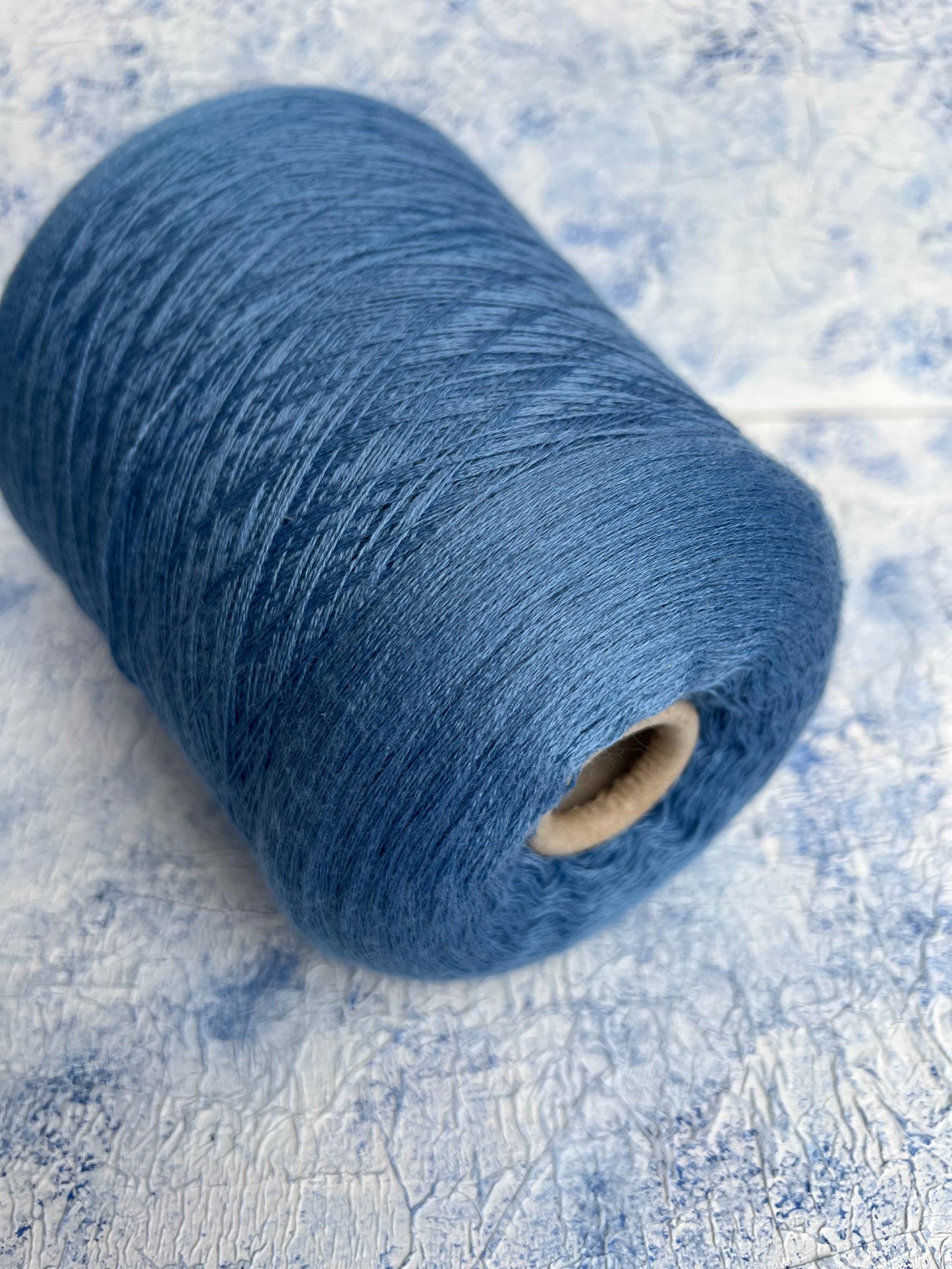 Merino yarn 100%, Cashwool, ZEGNA yarn, Color Blue Sky. Per 100 gr