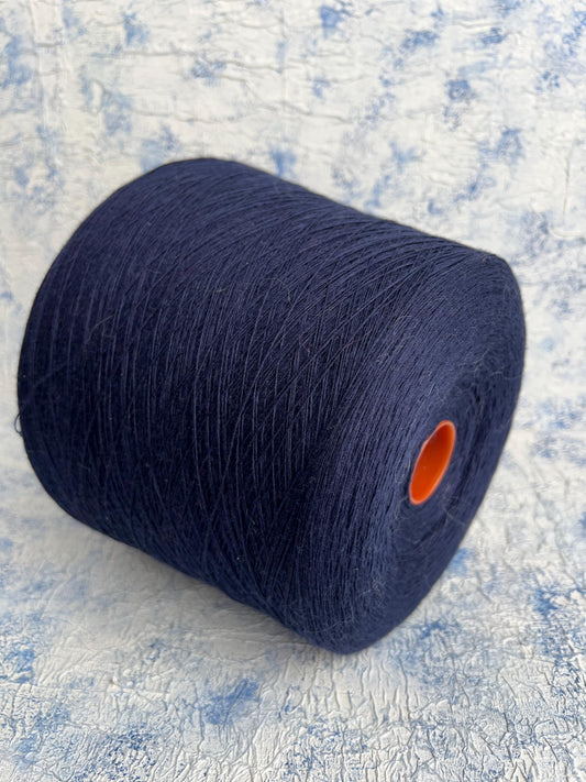 Merino yarn 100%,New Geelong,ZEGNA BARUFFA,Color Dark Blue. Per 100 gr