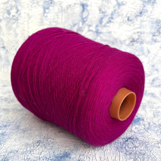 Merino yarn 100%,New Geelong,ZEGNA BARUFFA,Color Fuxia. Per 100 gr
