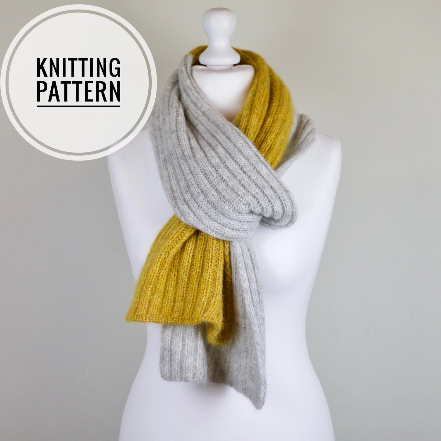 Easy knitting pattern scarf, Two-tone chinky knitting pattern scarf