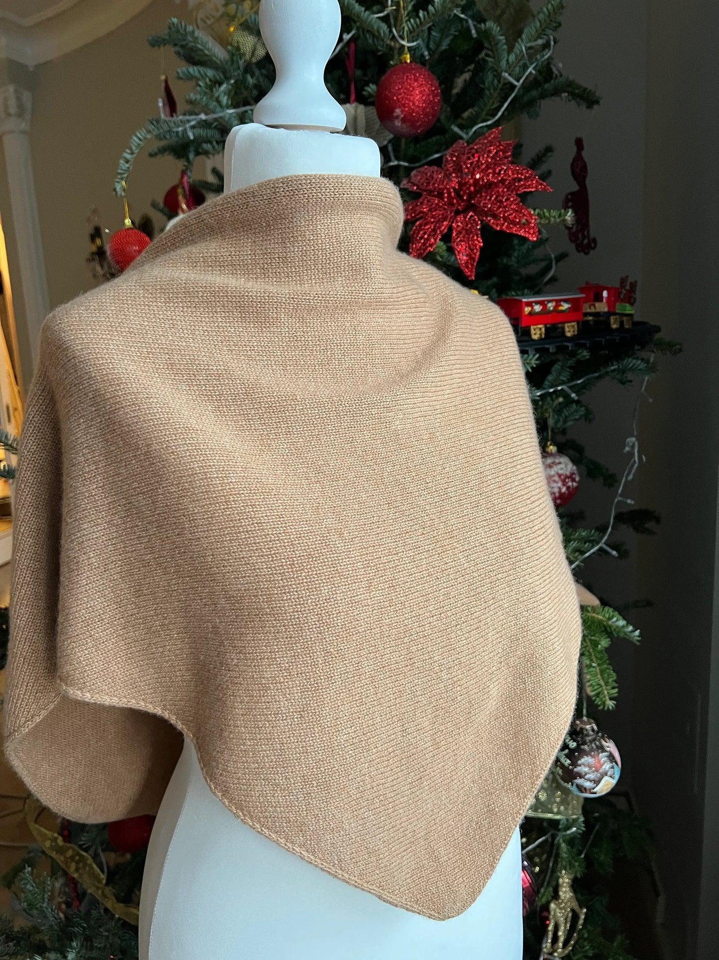 Artisan-Crafted Opulence: Handmade 100% Pure Cashmere Shawl and Triangle Scarf