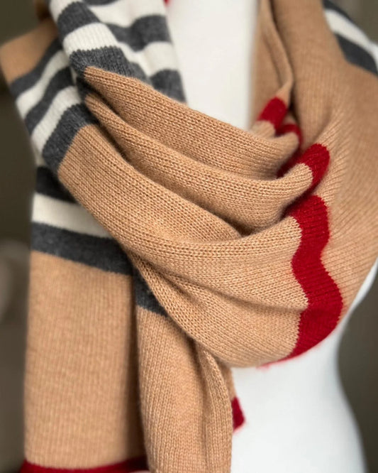 Artisan-Crafted Cashmere Scarf: Handmade Elegance from Italian Elite Wool in Trenchcoat Pattern