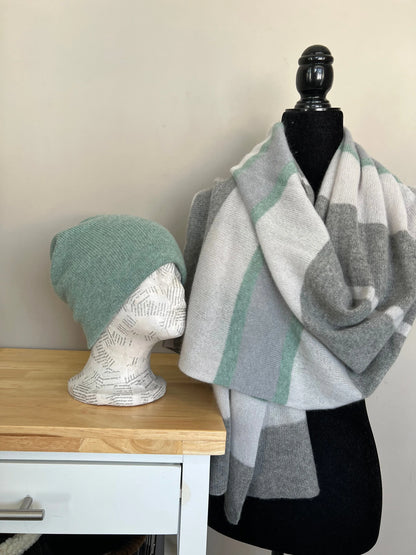 Handmade Premium Italian Cashmere Beanie and Scarf Set: Winter Luxury and Elegance