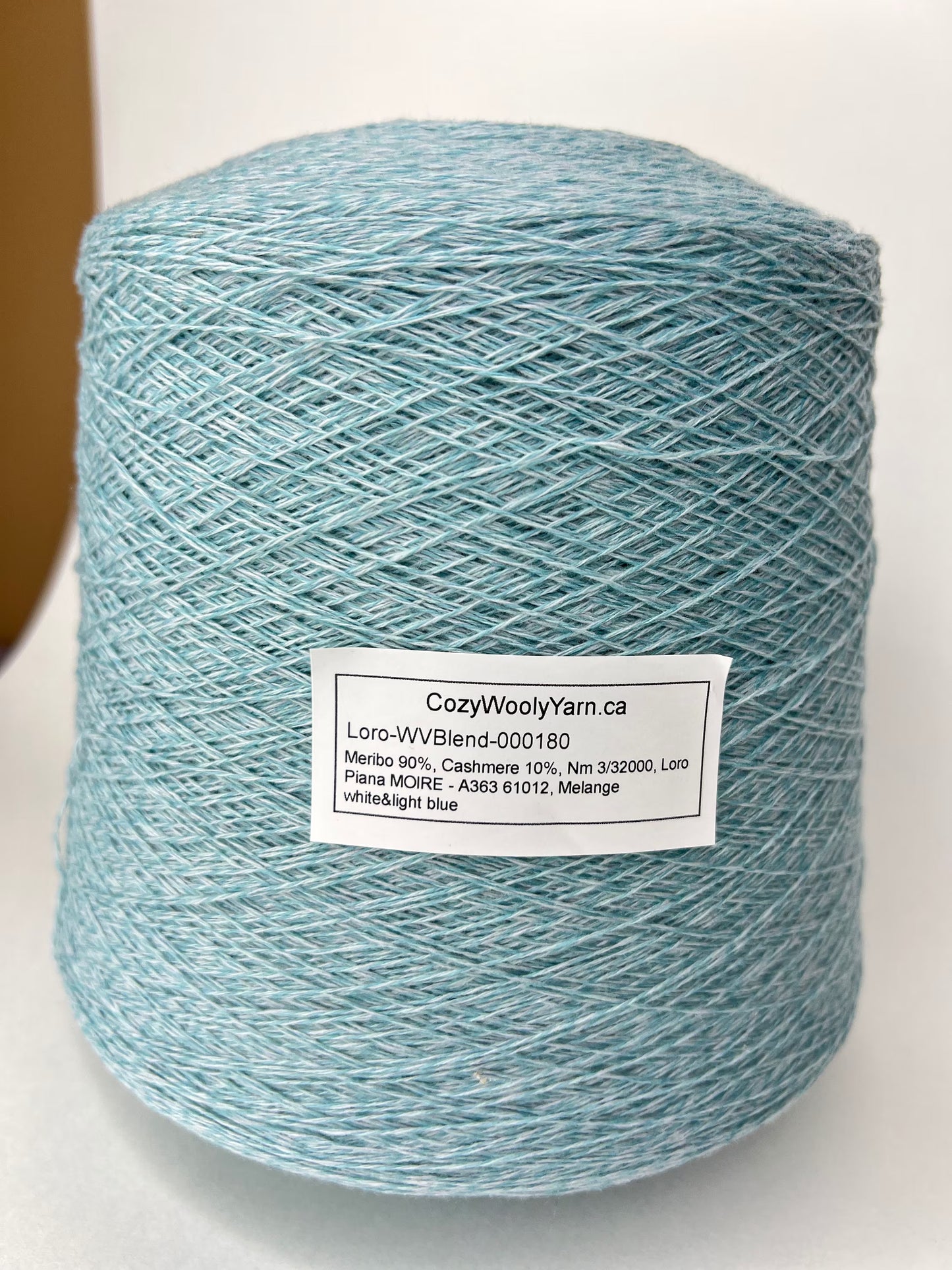 Italian Cashmere yarn and Merino soft wool yarn. Loro Piana yarn, art. MOIRE. Fibre: 90% Merino Wool Yarn, 10% Cashmere Yarn. Color: white&blue Melange. Introducing our luxurious soft wool cashmere blend yarn!