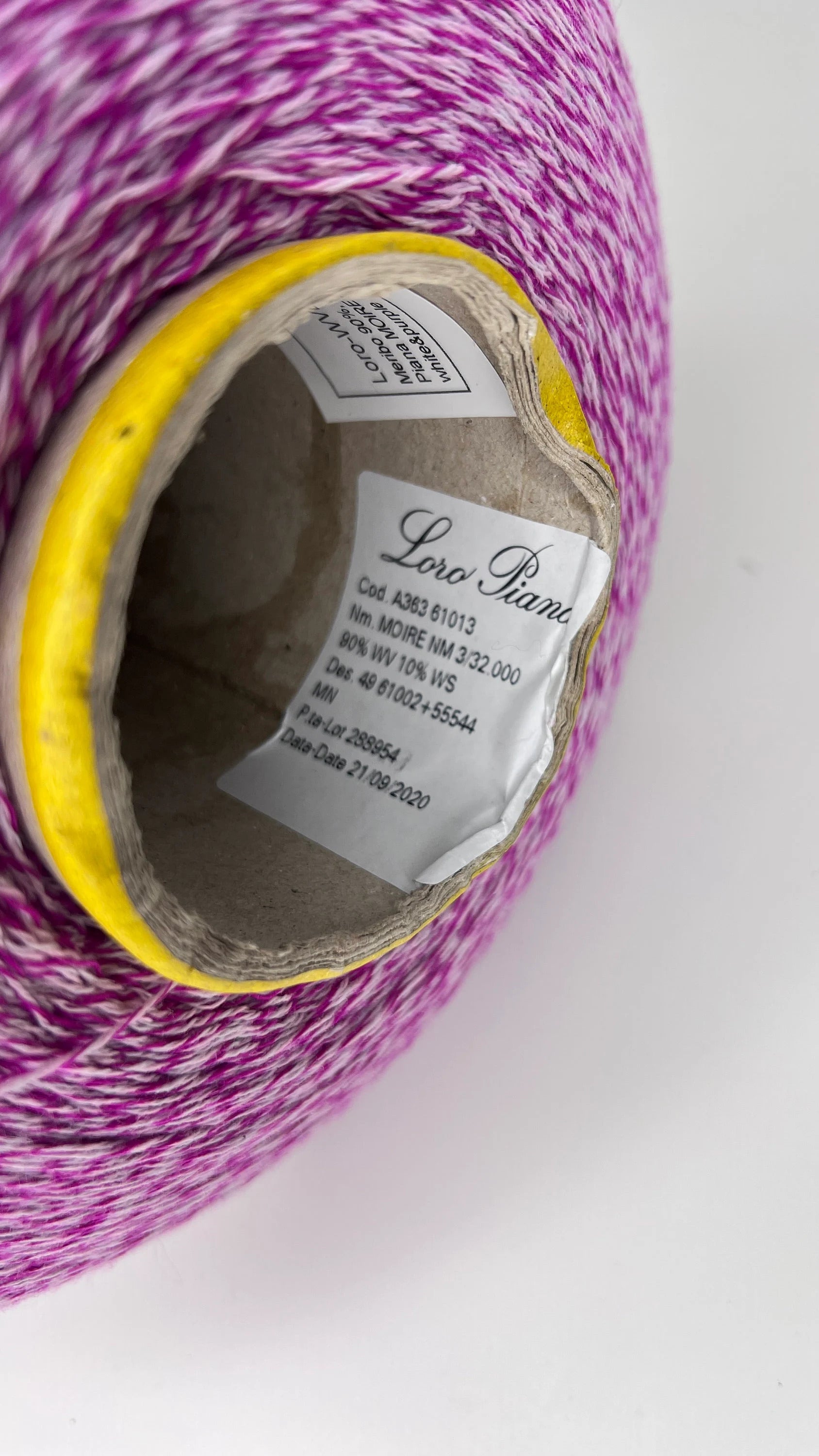 Soft Wool Cashmere Yarn and Merino wool yarn - Ideal for Knitting. Loro Piana yarn, art. MOIRE. Fibre: 90% Merino Wool yarn and 10% Cashmere yarn. Yarn Color: pink&white Melange Made from Italy. Introducing at our Yarn Store in Canada.