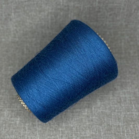 Cashmere yarn 70%,  Seta yarn 30%, Cariaggi Jaipur yarn, art: PPKA017, colore Blue. Fiber: 70% cashmere yarn 30% Silk yarn. Yarn Colour: Blue. This is a very soft pure cashmere yarn. You can purchase this yarn at our yarn store in Canada.