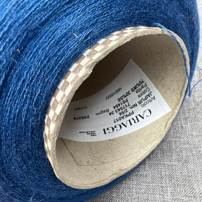 Cashmere yarn 70%,  Seta yarn 30%, Cariaggi Jaipur yarn, art: PPKA017, colore Blue. Fiber: 70% cashmere yarn 30% Silk yarn. Yarn Colour: Blue. This is a very soft pure cashmere yarn. You can purchase this yarn at our yarn store in Canada.