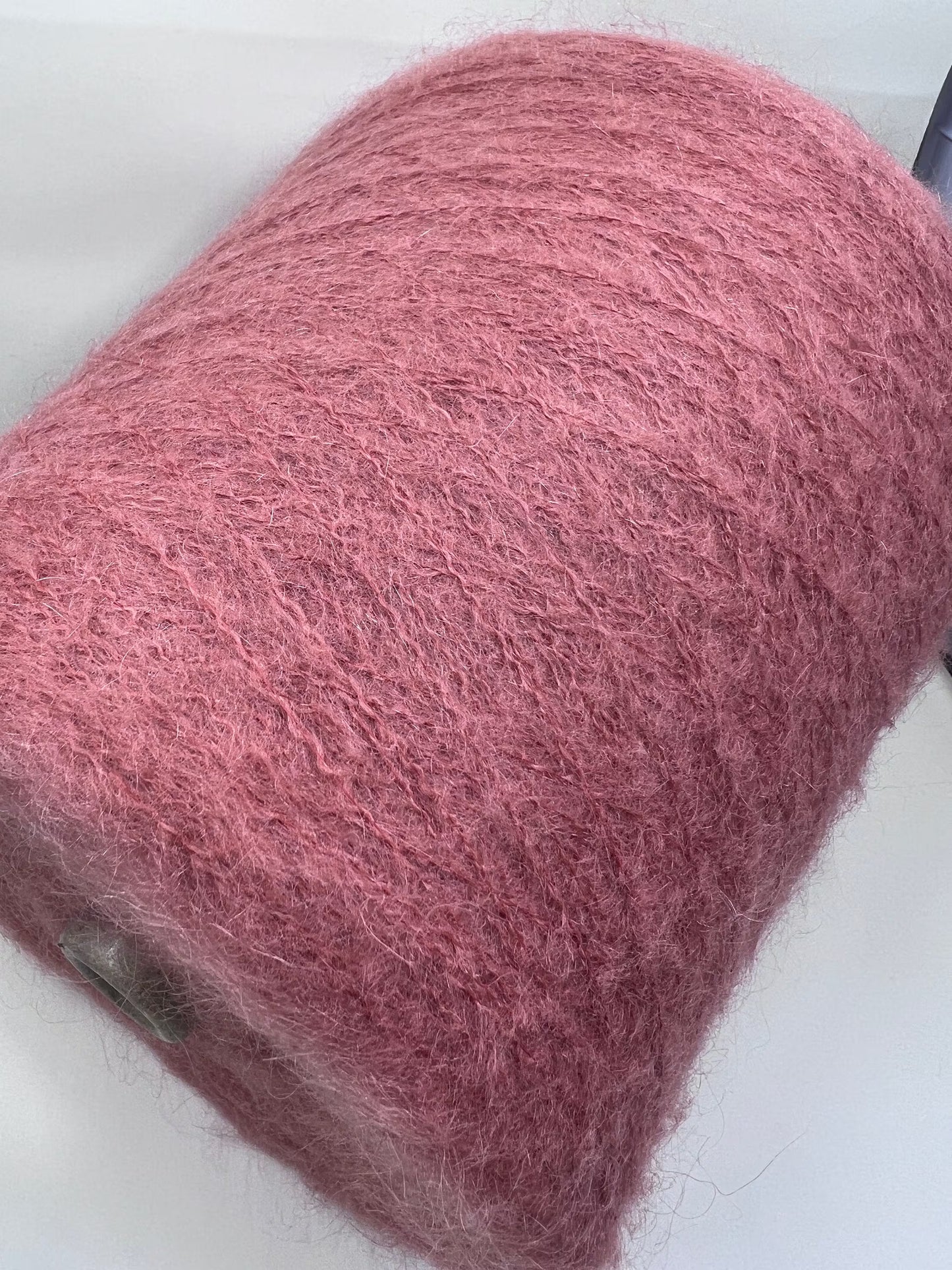 Profilo Gloria Yarn. Super Kid Mohair Yarn - 70% Super Kid Mohair Yarn, 30% PA. Rosa, per. 100 gr.